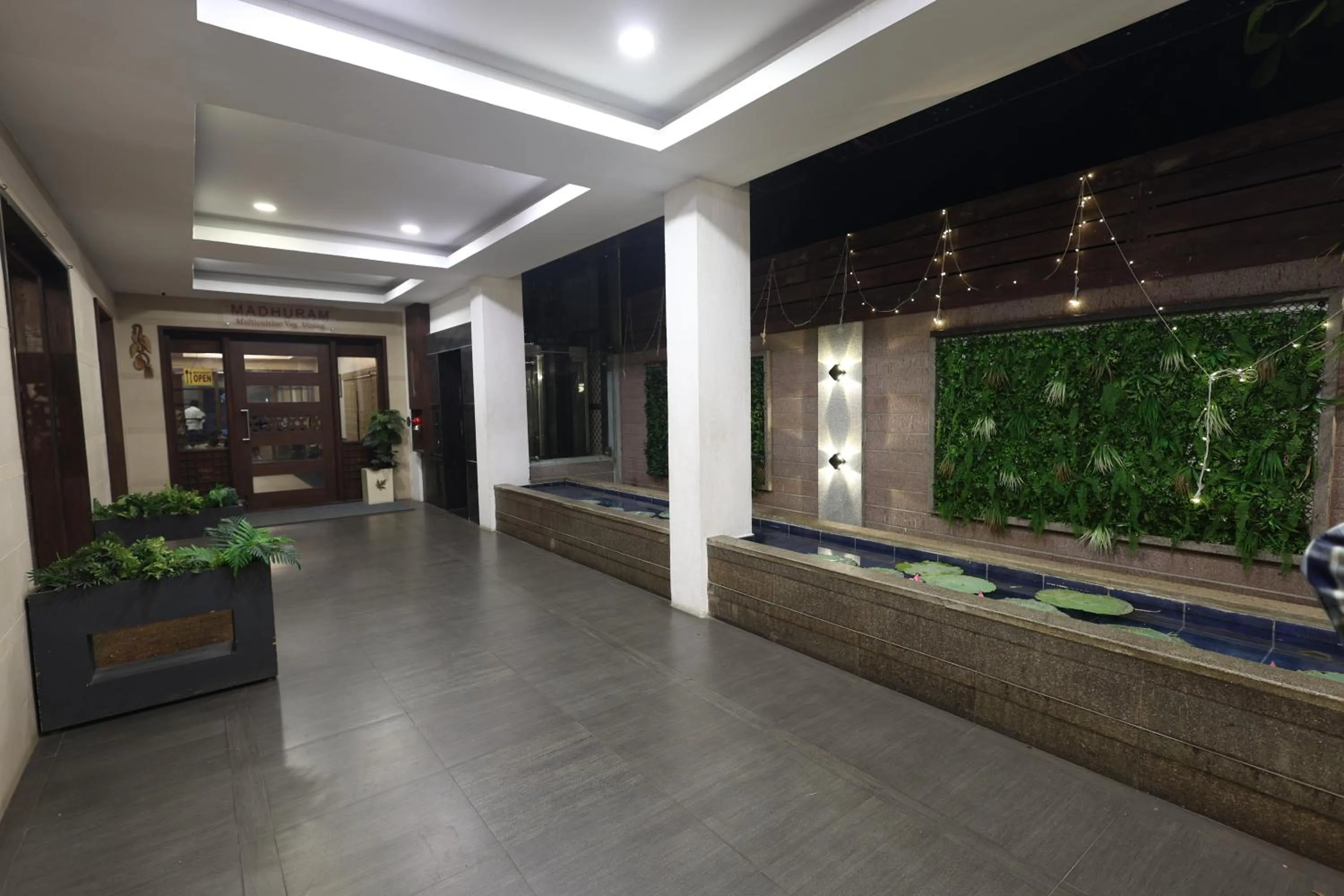 Facade/entrance in Abirami Residency