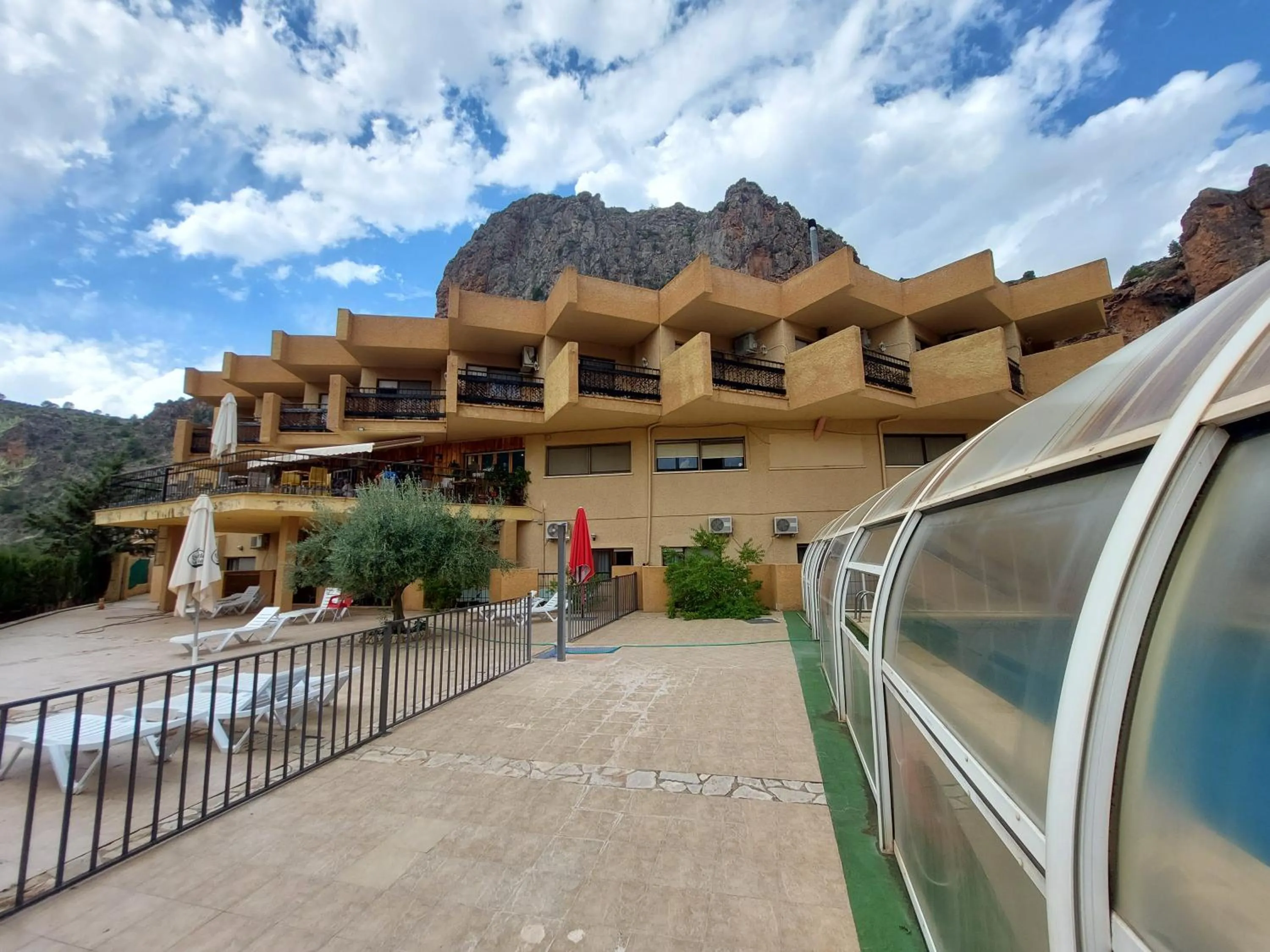 Property building in Hotel Restaurante Felipe II