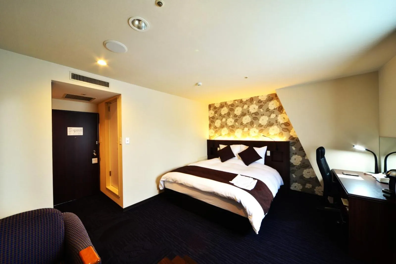 Photo of the whole room, Bed in Kushiro Century Castle Hotel