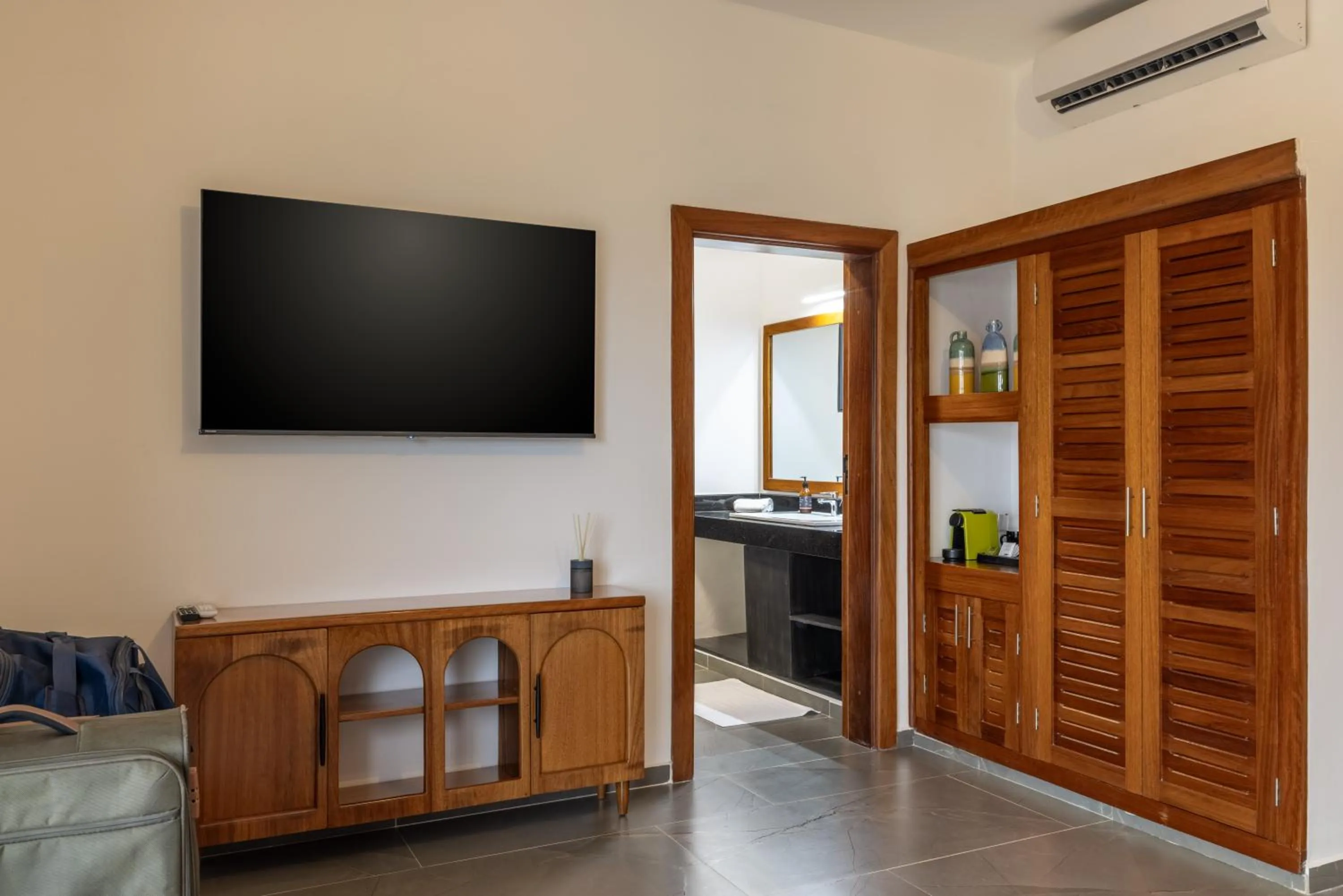 TV and multimedia in Q Boutique Resort Malindi