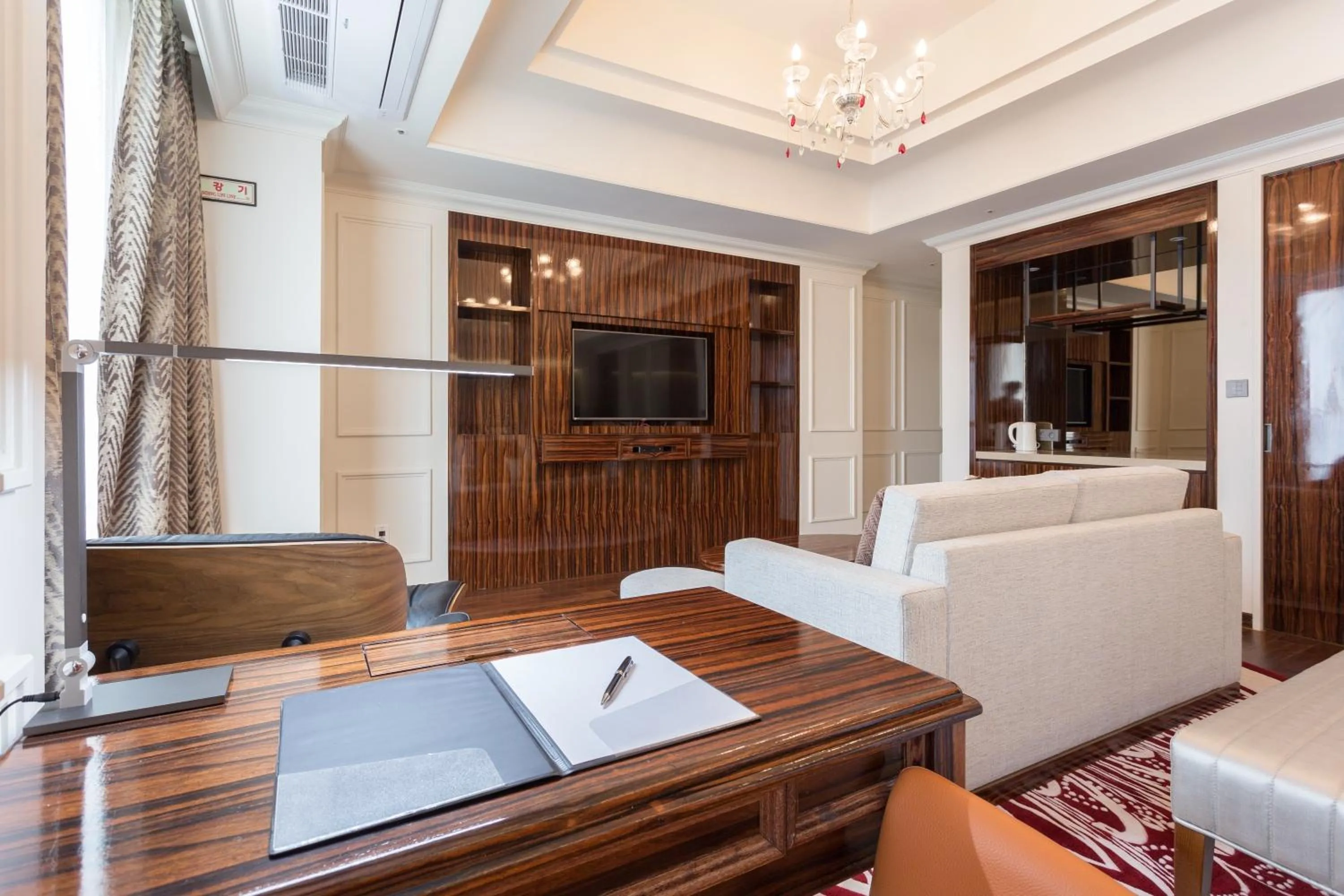 Business facilities in Charis Hotel