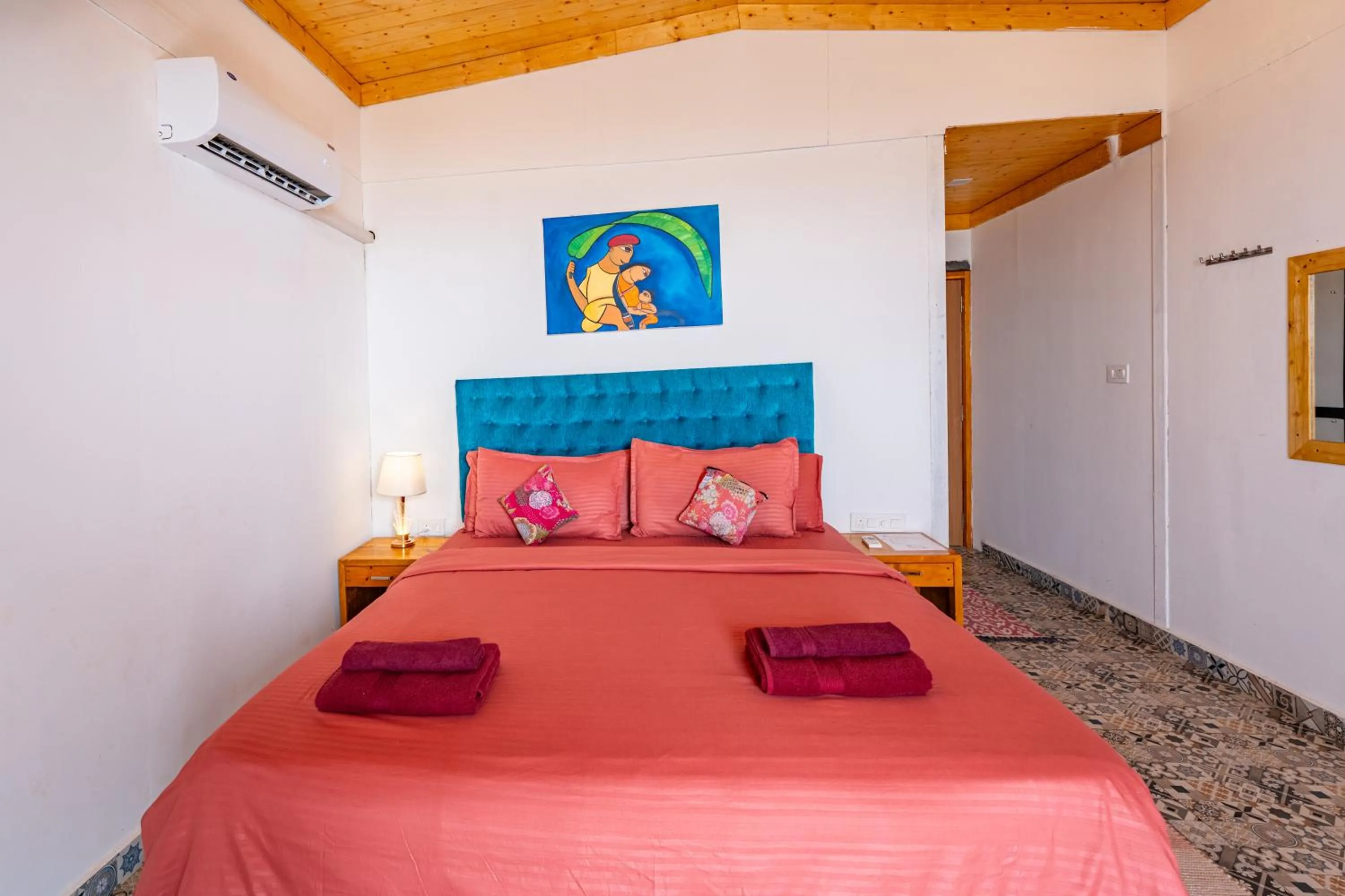 Bedroom, Bed in Simrose