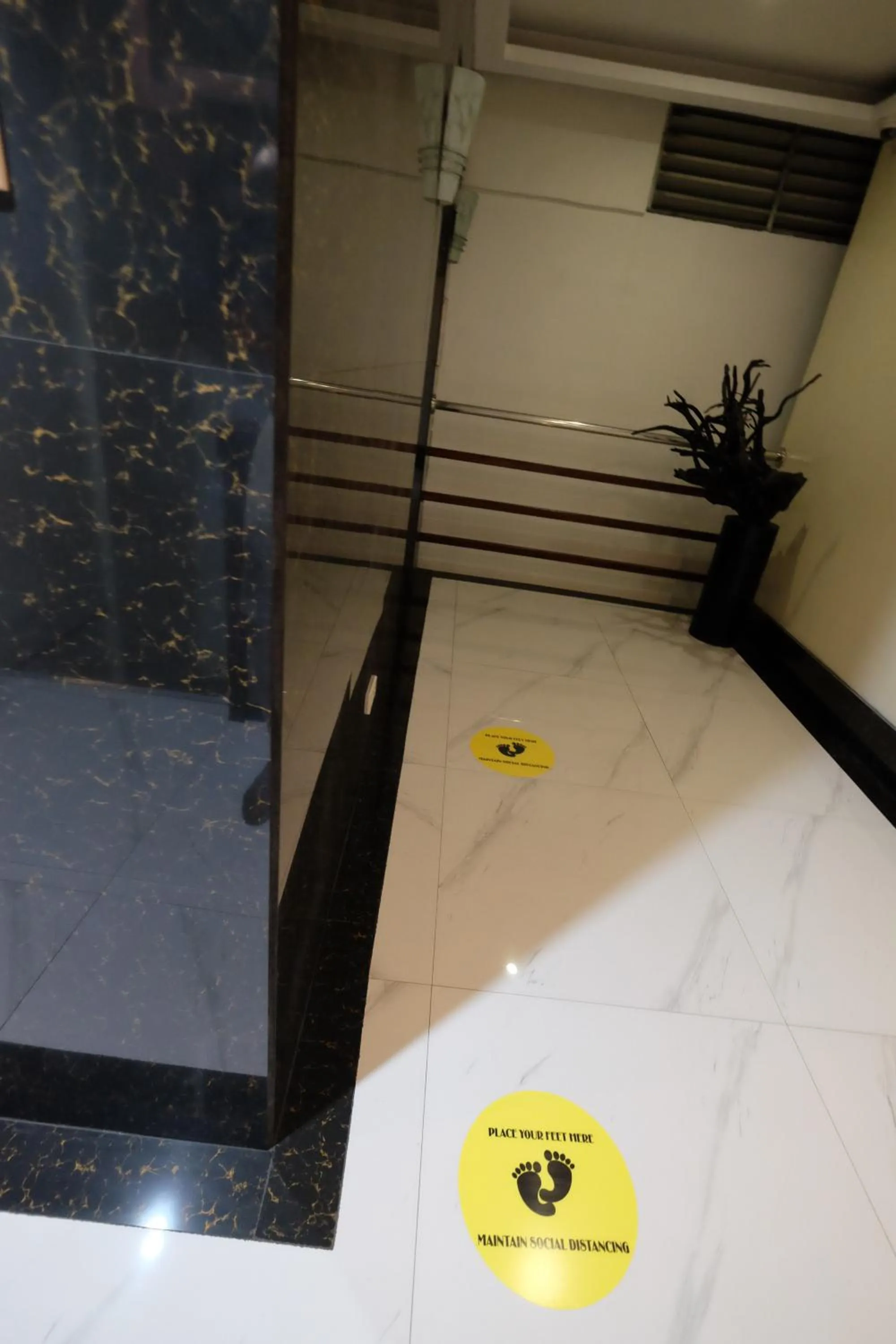 Logo/Certificate/Sign in Oriental Zen Suites