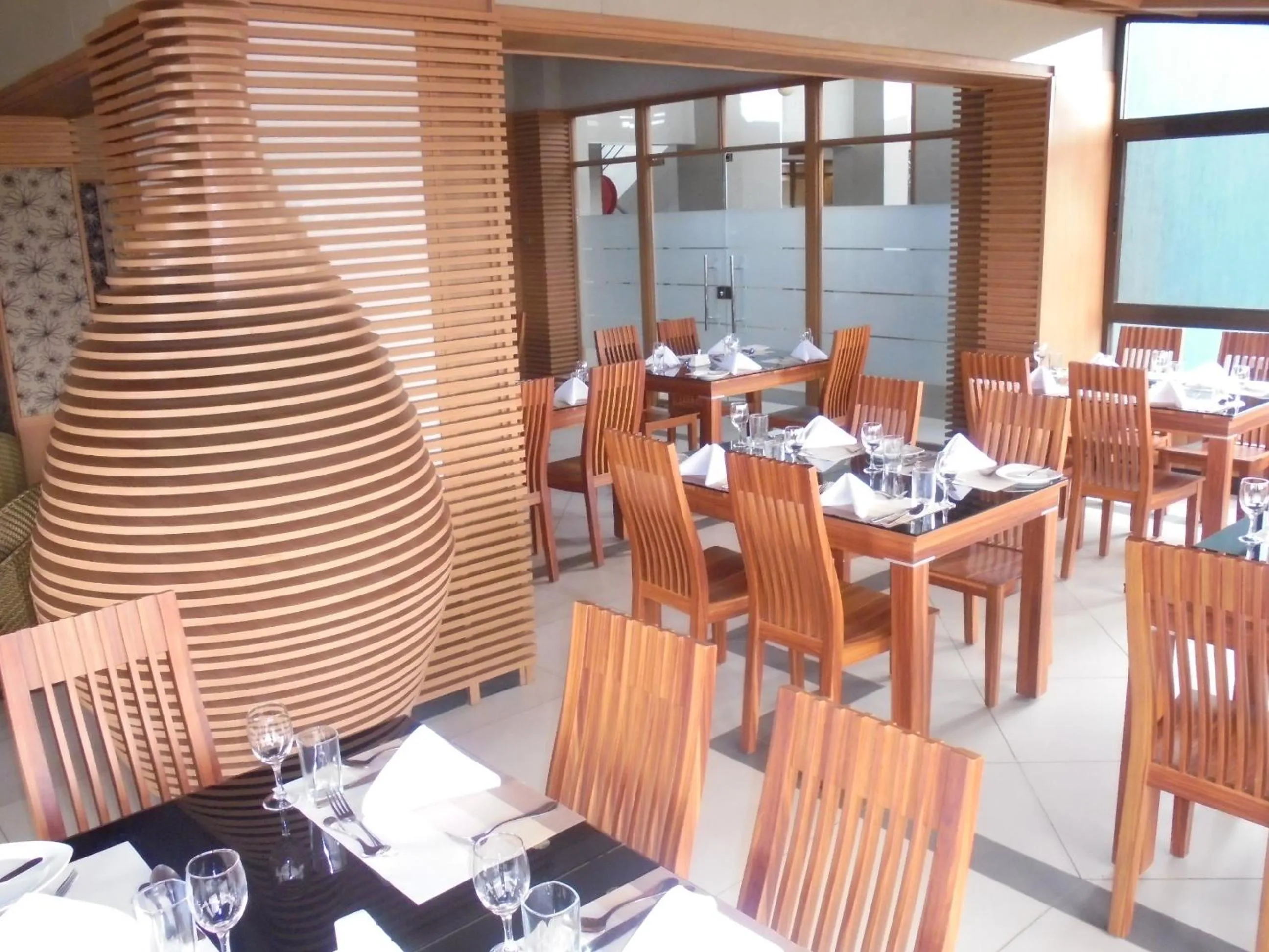 Restaurant/places to eat in We Hotel and Suites