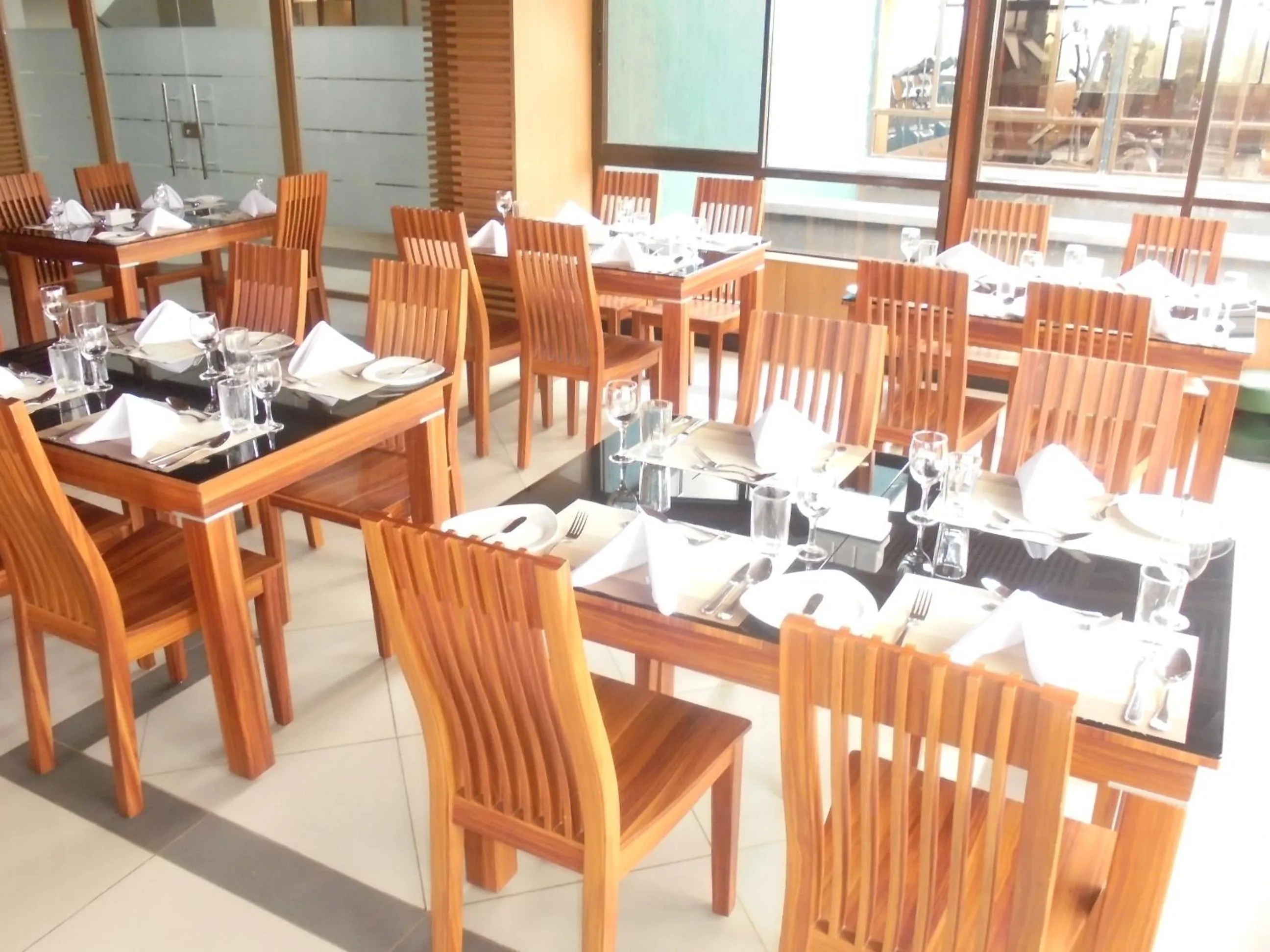 Restaurant/places to eat in We Hotel and Suites