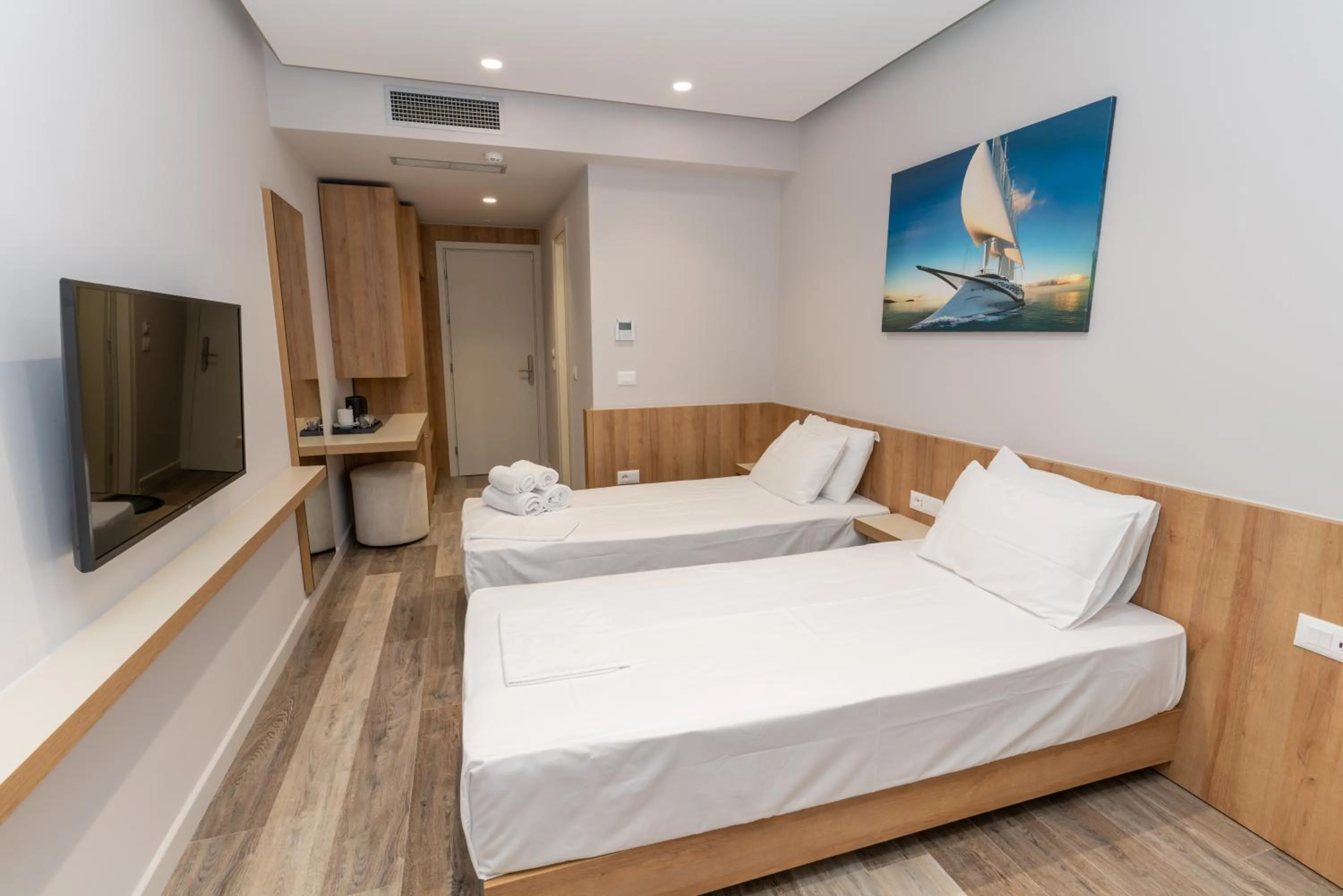 Photo of the whole room, Bed in Titania Hotel