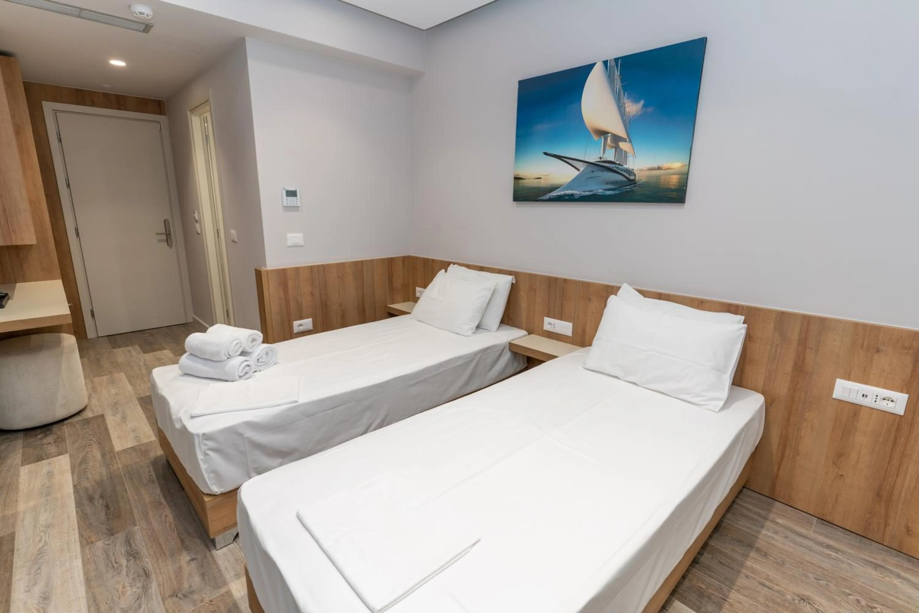 Photo of the whole room, Bed in Titania Hotel