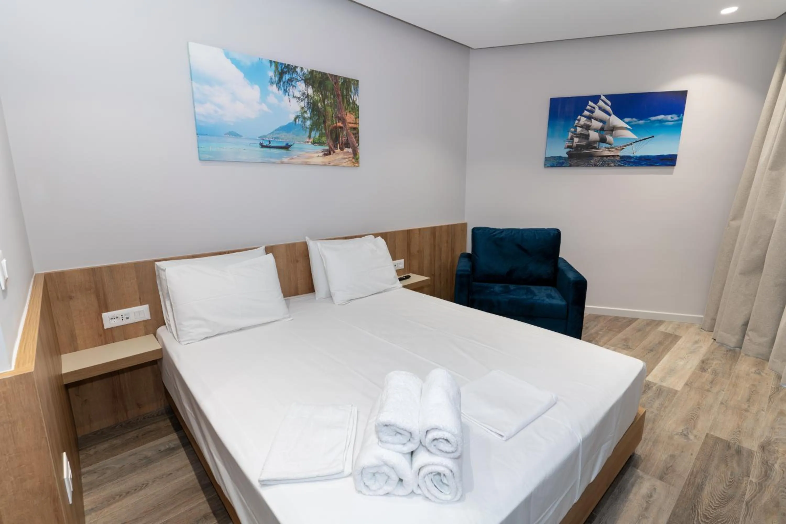 Photo of the whole room, Bed in Titania Hotel