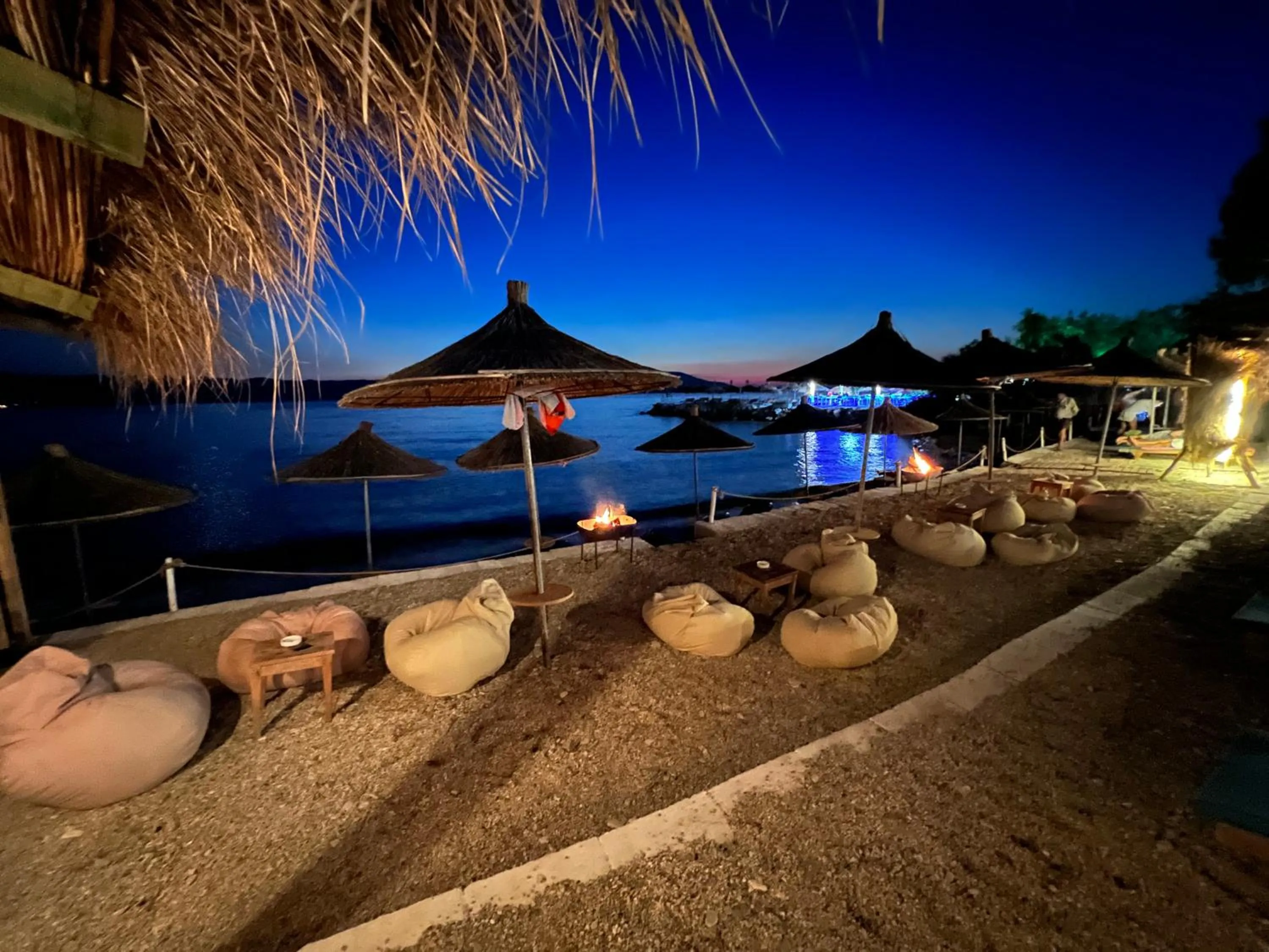 Night in Hotel Divers