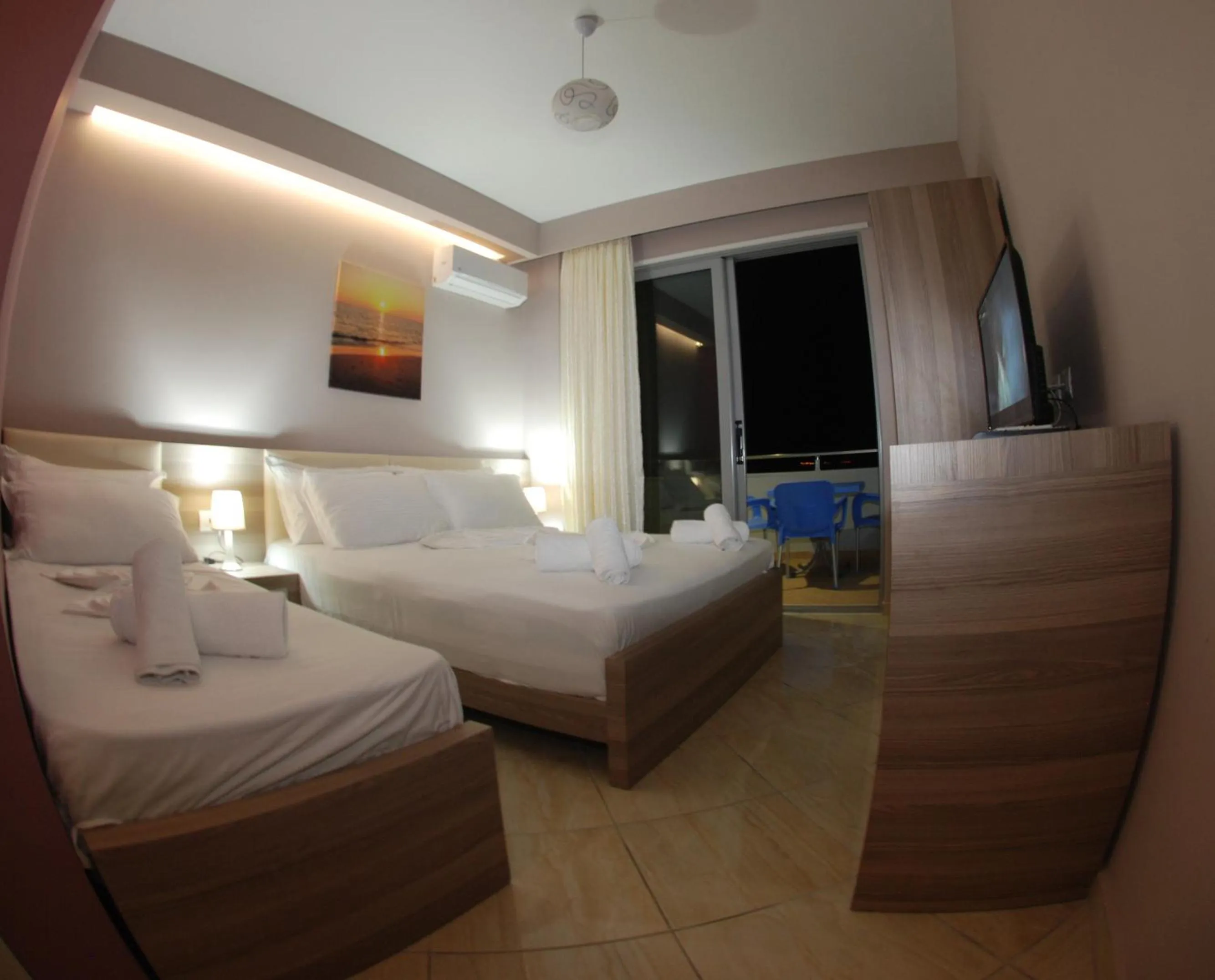 Photo of the whole room in Hotel Divers