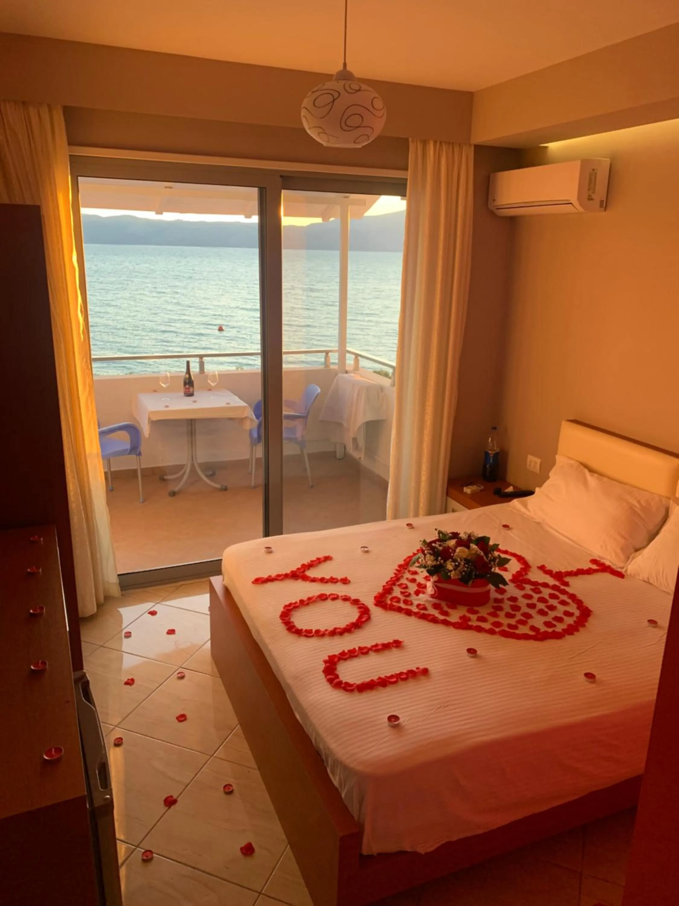 Photo of the whole room in Hotel Divers