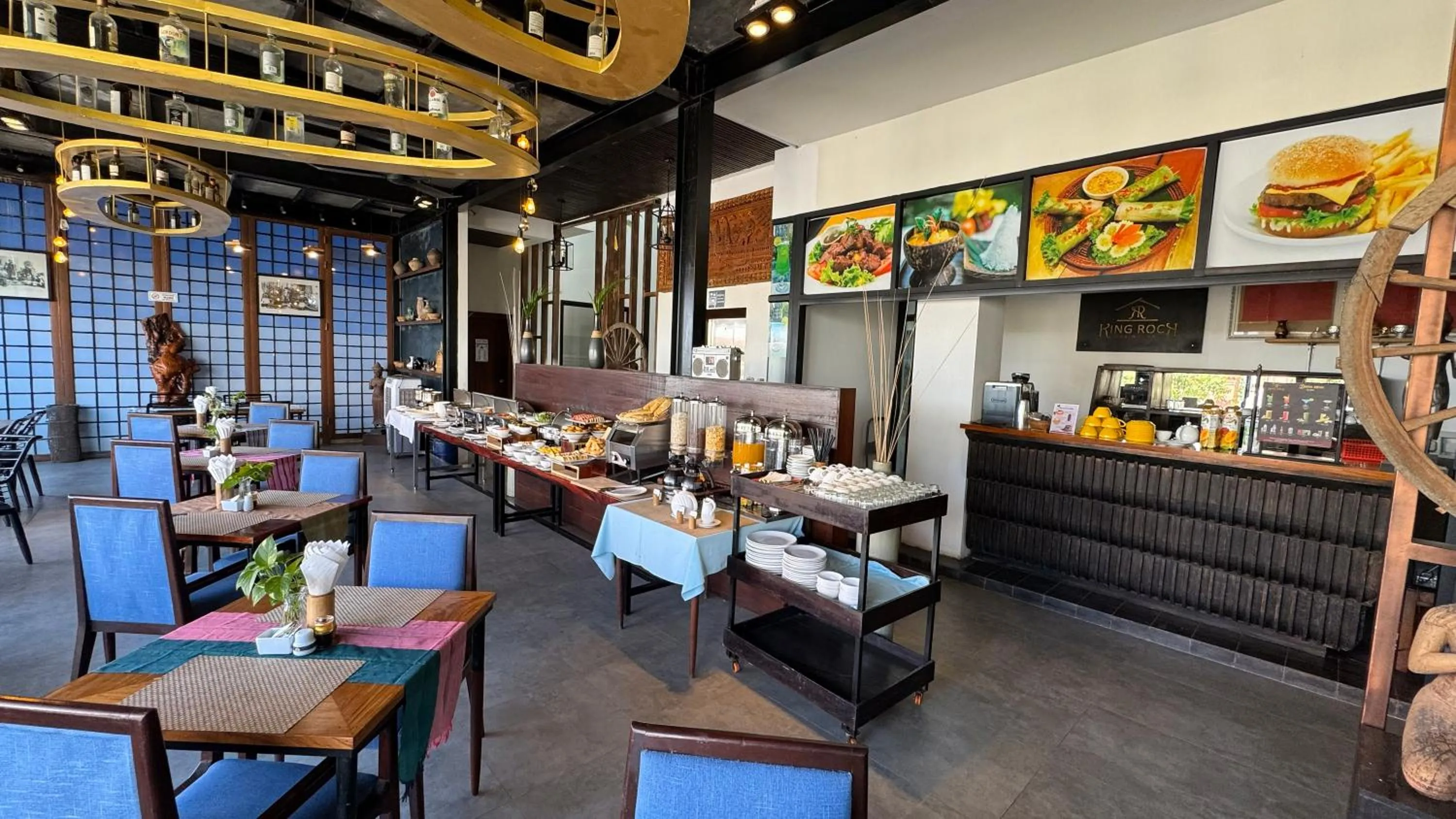 Restaurant/places to eat in King Rock Boutique Hotel