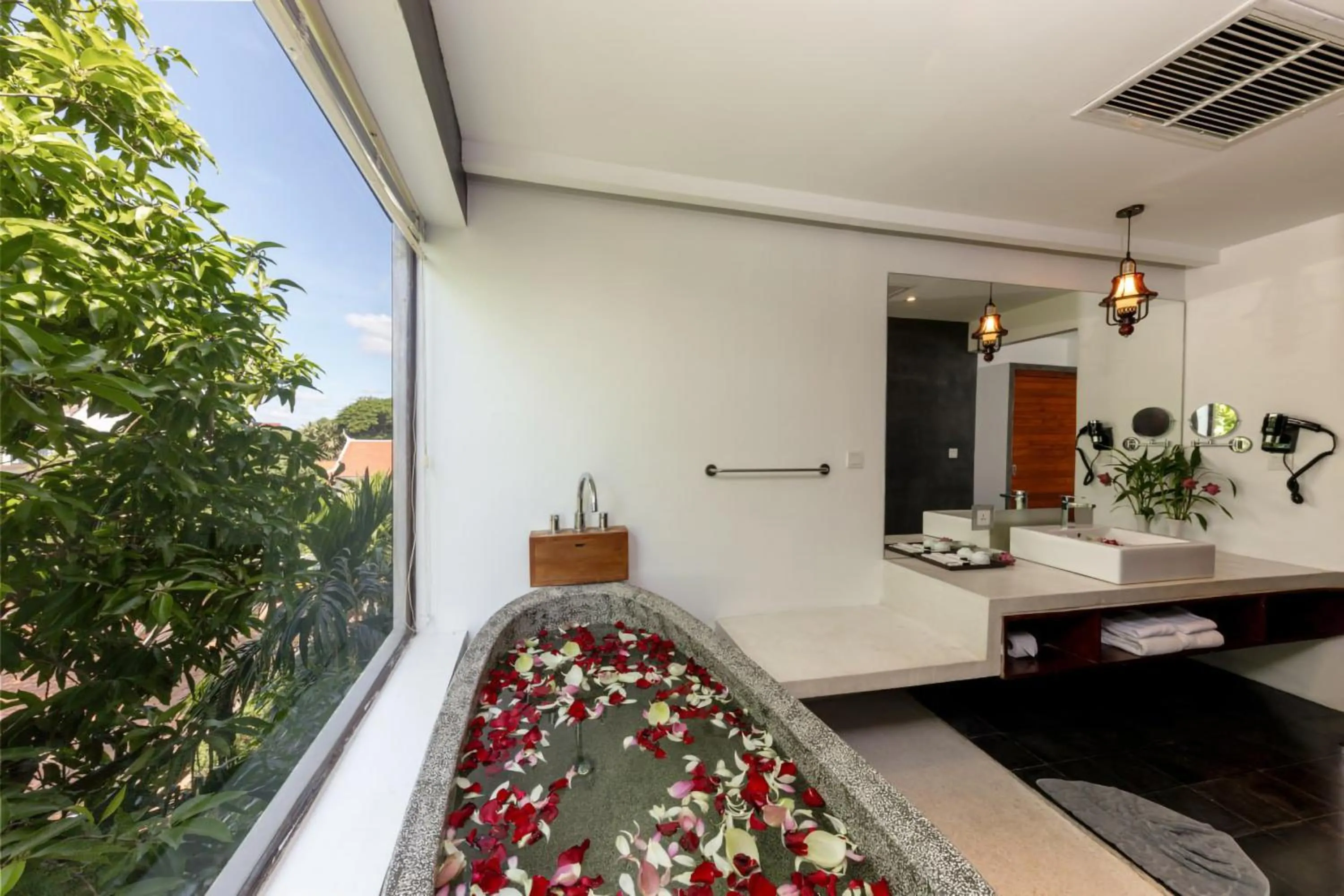 Bathroom in King Rock Boutique Hotel