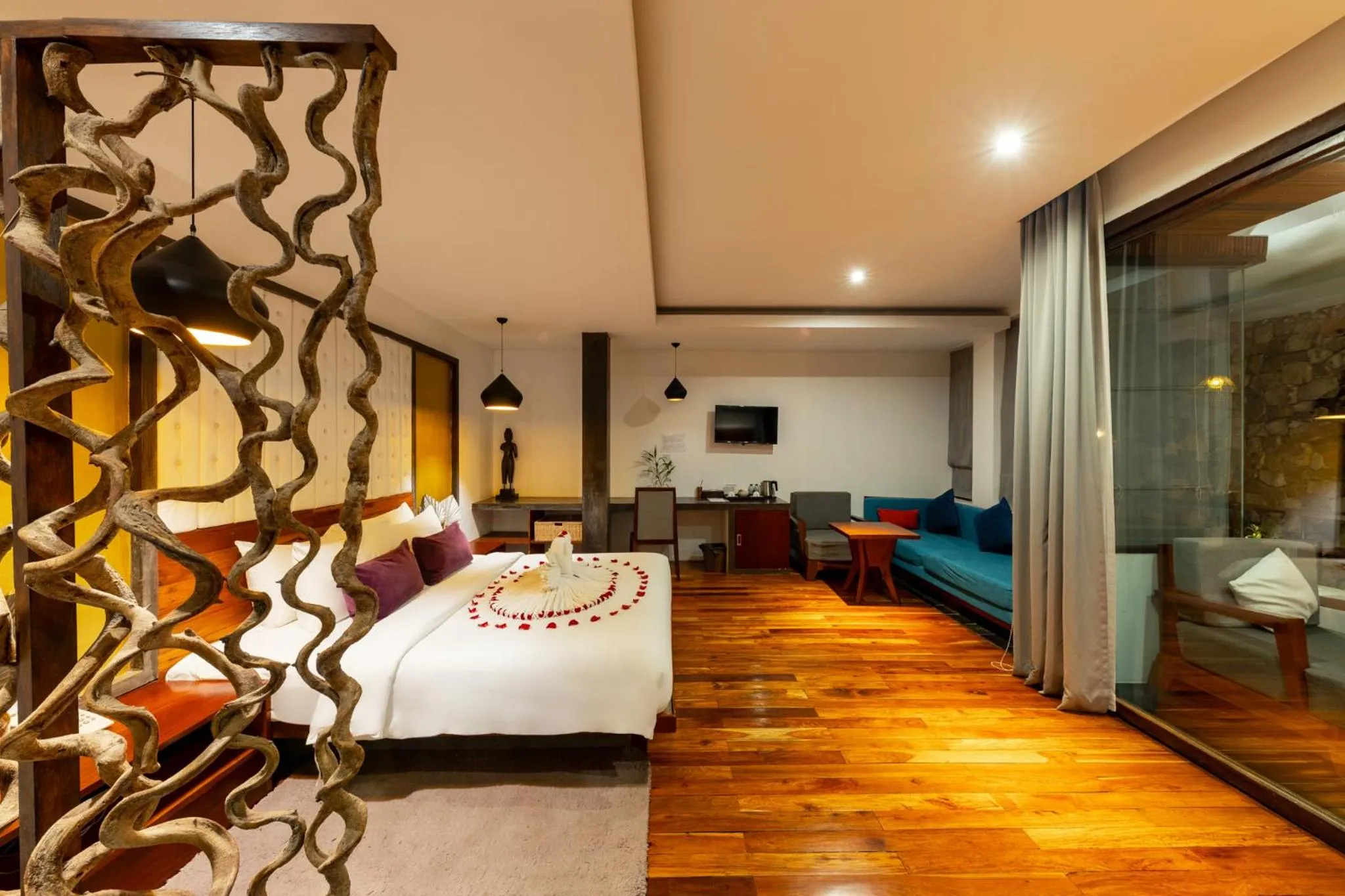 Living room, Bed in King Rock Boutique Hotel