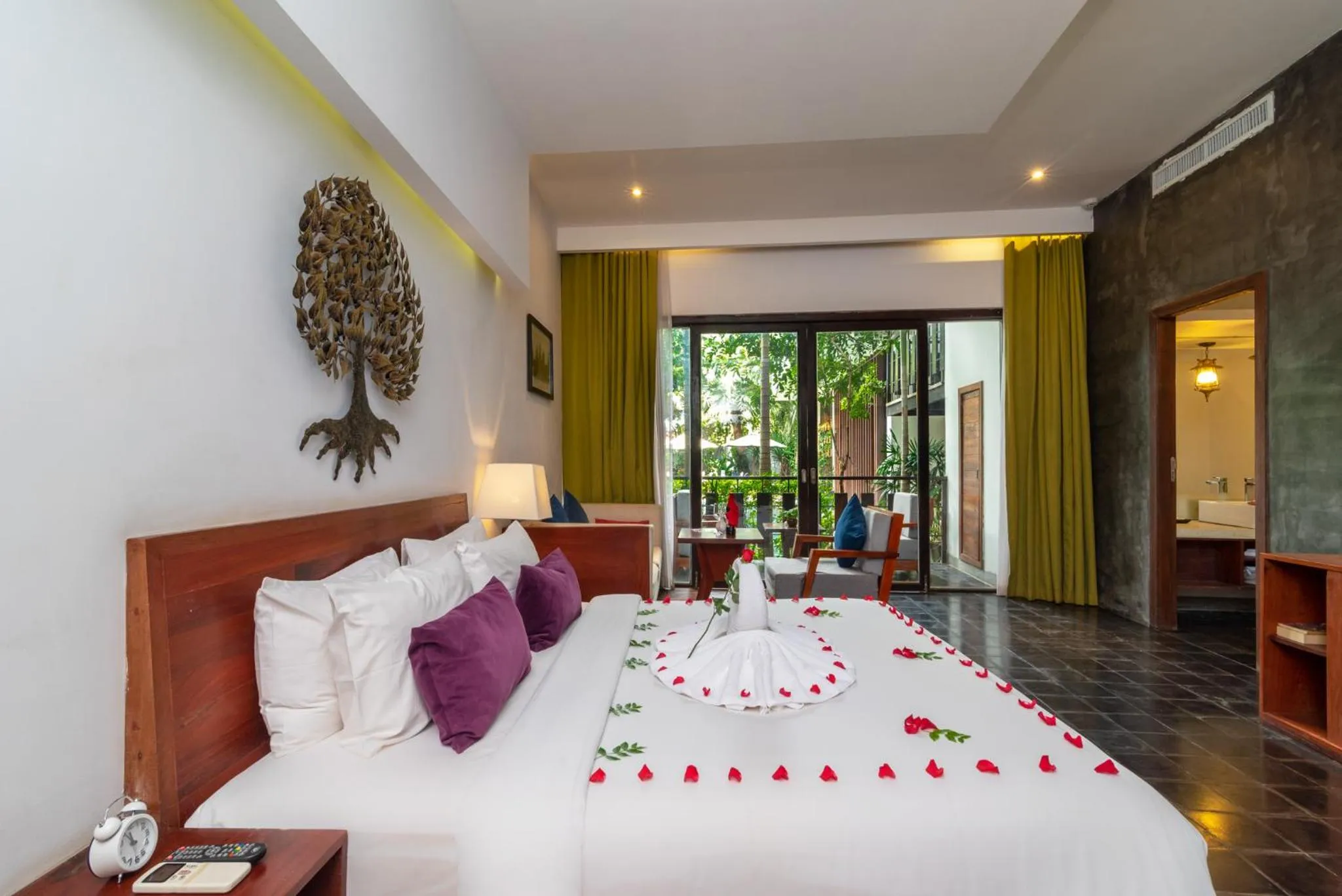 Photo of the whole room, Bed in King Rock Boutique Hotel