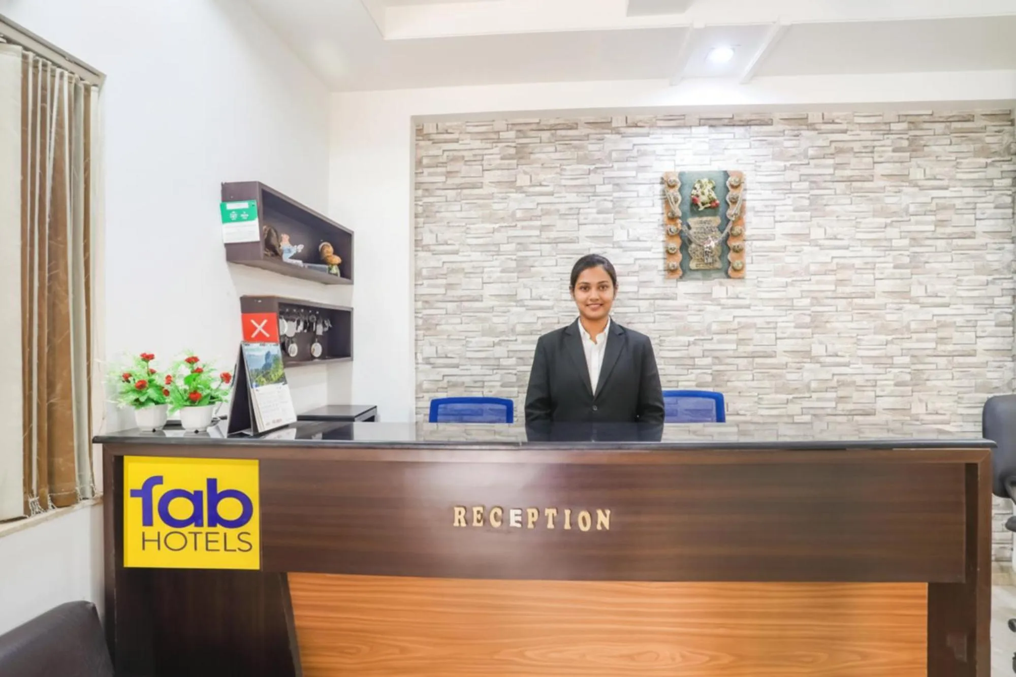 Lobby or reception in FabHotel Archanil Apartment - Sitanagar Cricket Ground