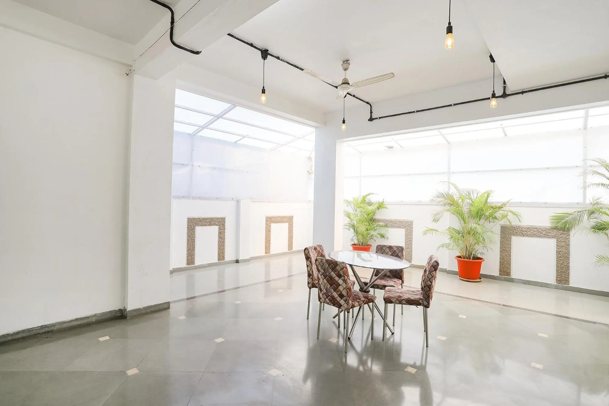 Restaurant/places to eat in FabHotel Archanil Apartment - Sitanagar Cricket Ground