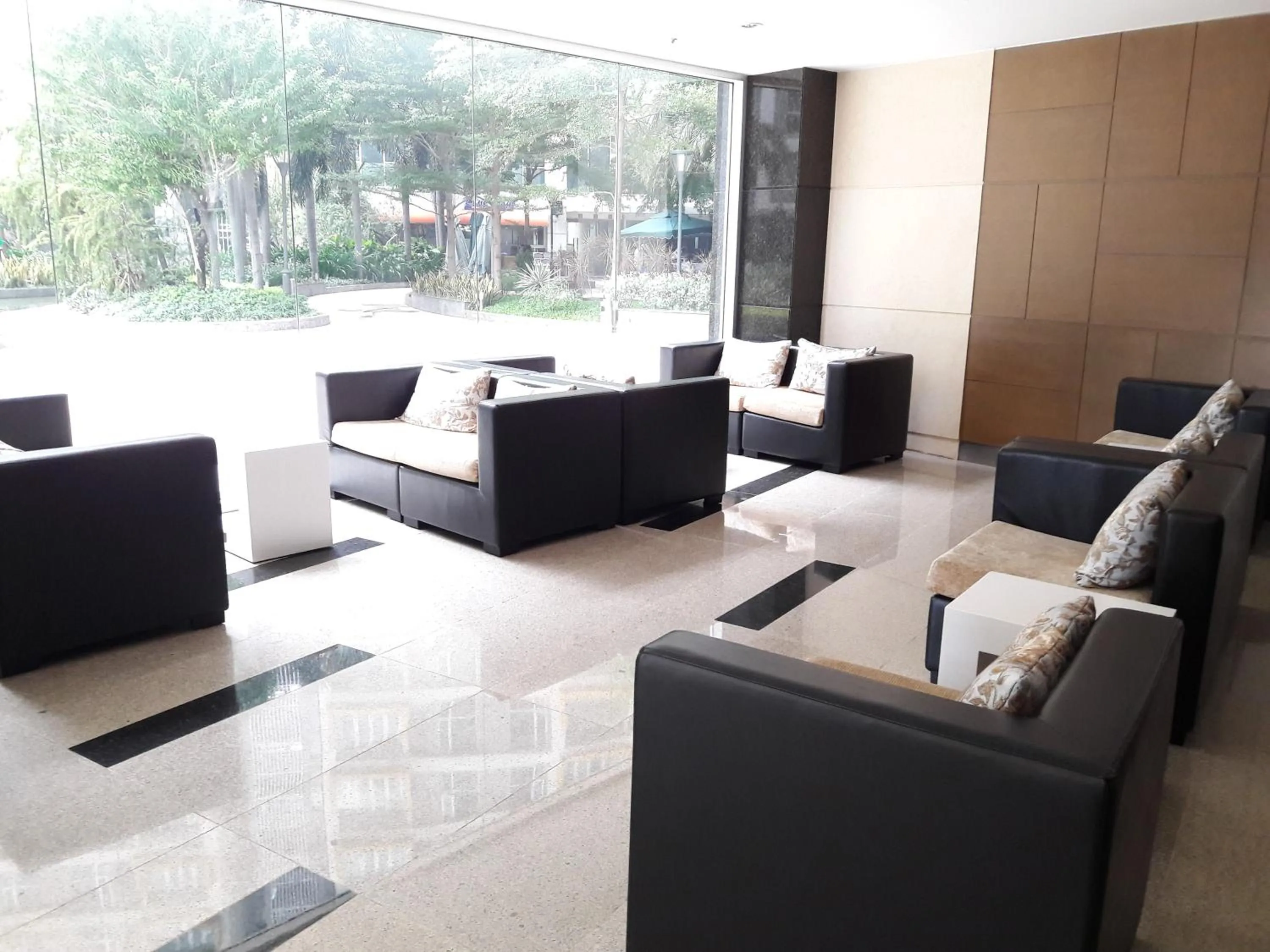 Lobby or reception in Bluesky Serviced Apartment Airport Plaza