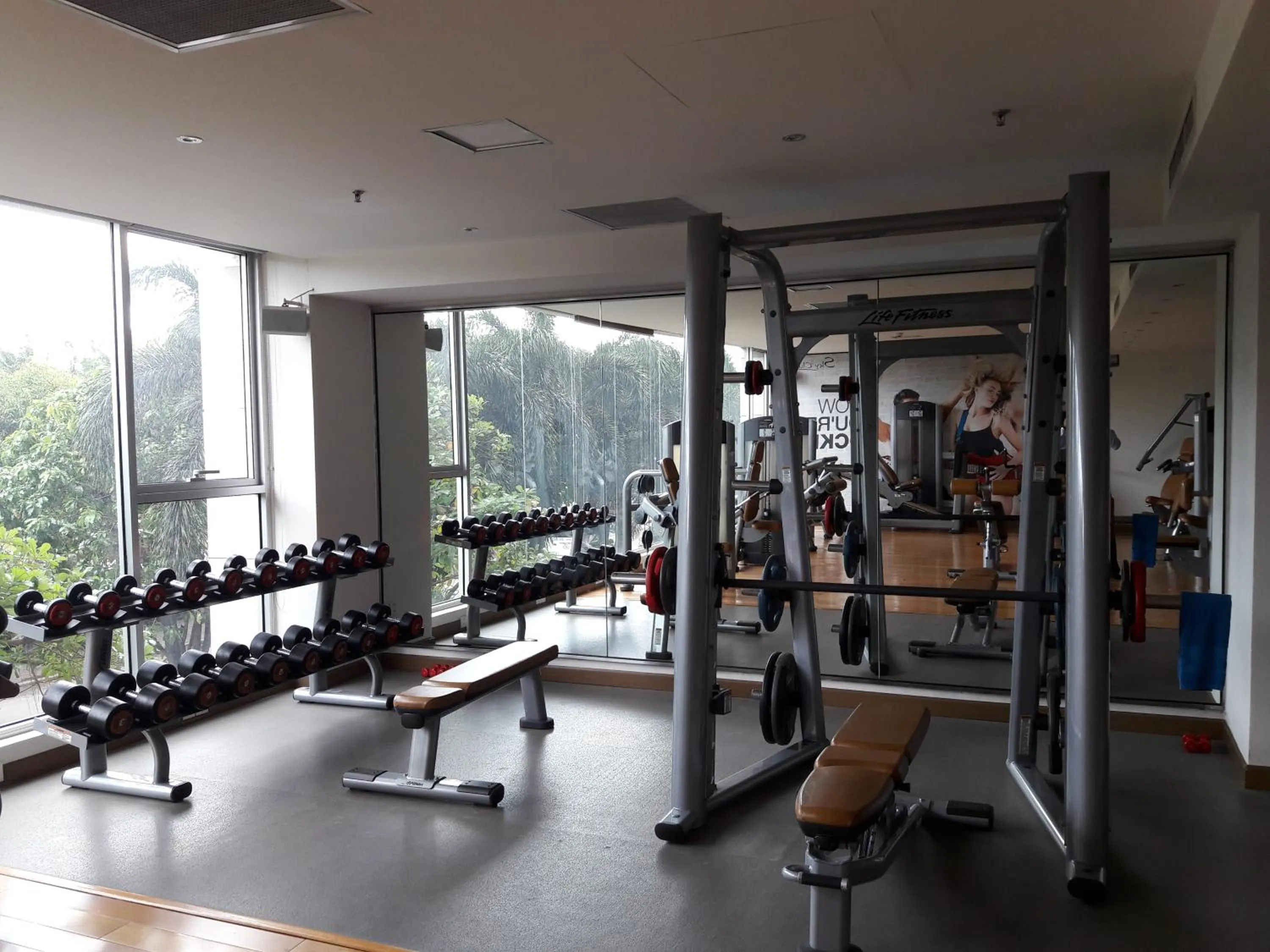 Fitness centre/facilities in Bluesky Serviced Apartment Airport Plaza