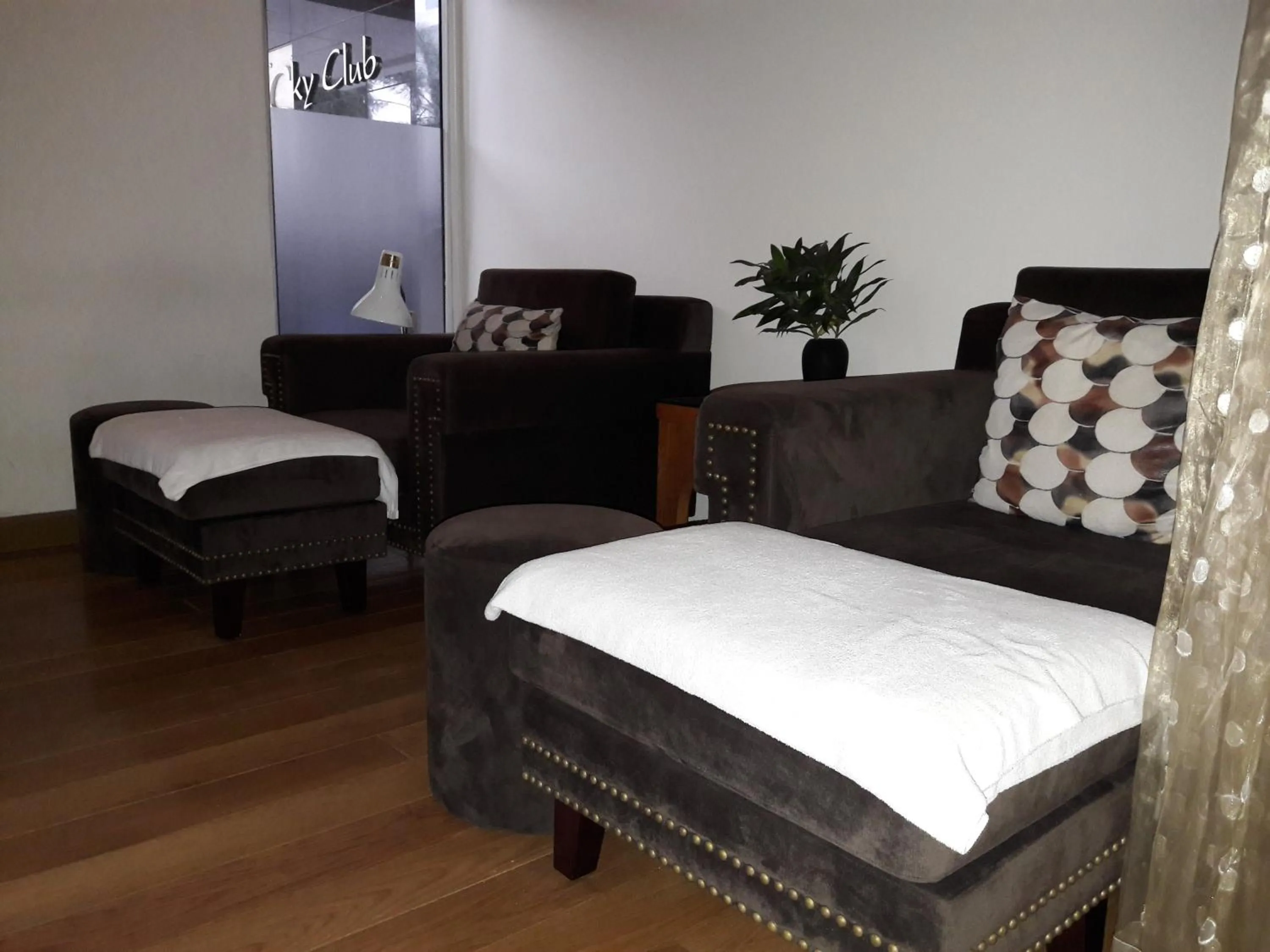 Spa and wellness centre/facilities, Bed in Bluesky Serviced Apartment Airport Plaza
