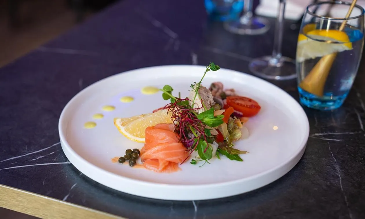 Food and drinks in Hotel van Oppen