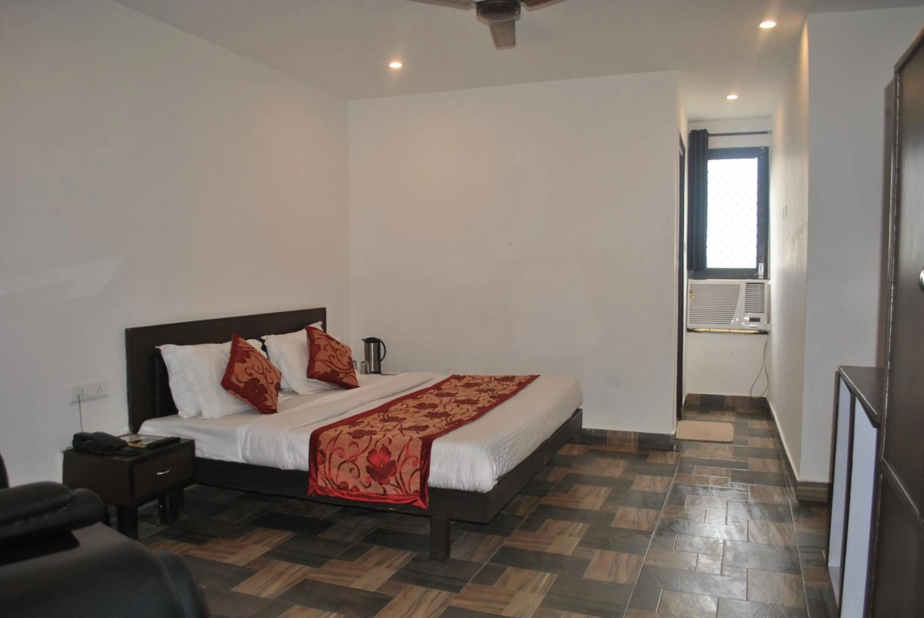 Bedroom, Bed in Hotel Maha Luxmi Palace