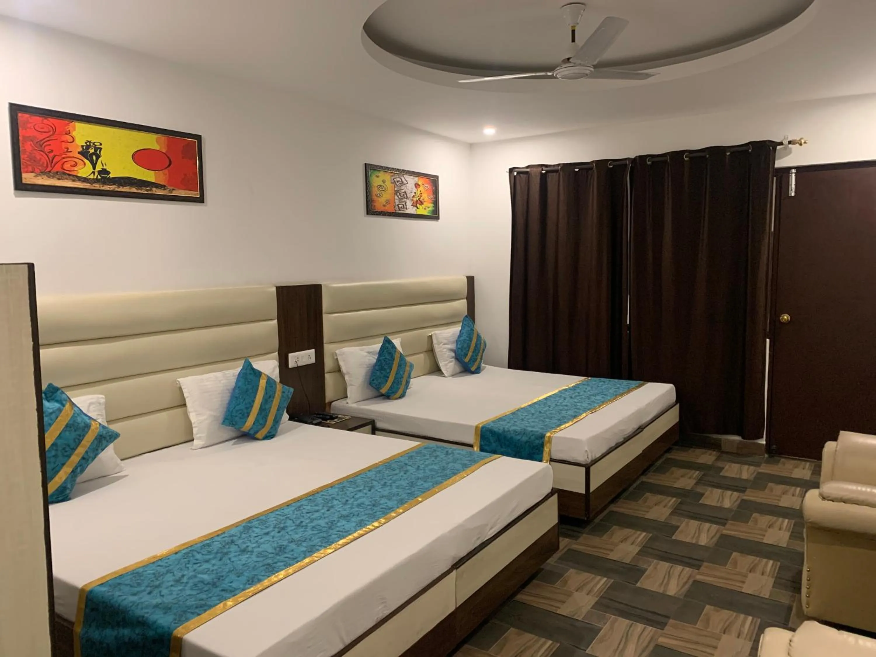 Photo of the whole room, Bed in Hotel Maha Luxmi Palace