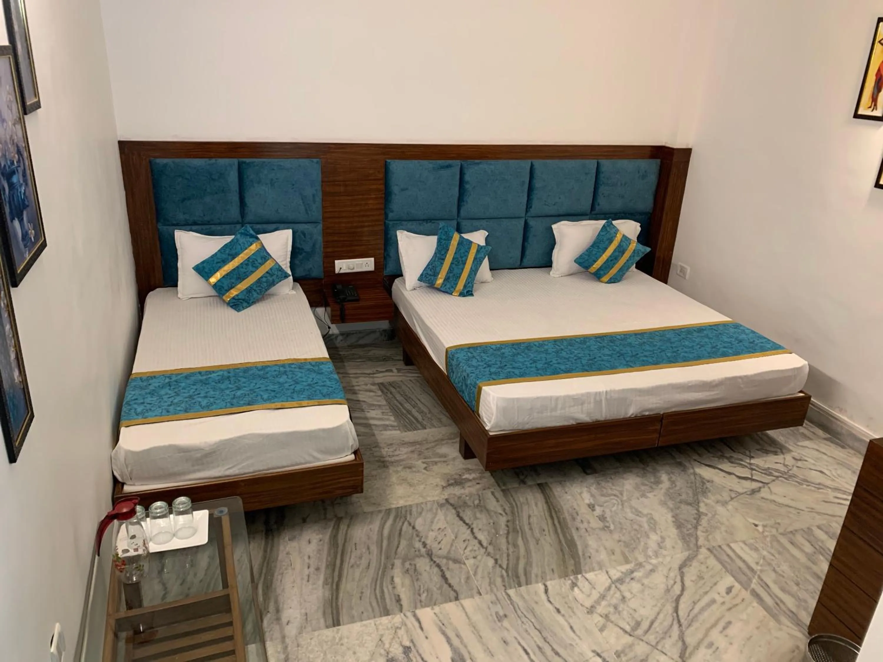 Photo of the whole room, Bed in Hotel Maha Luxmi Palace