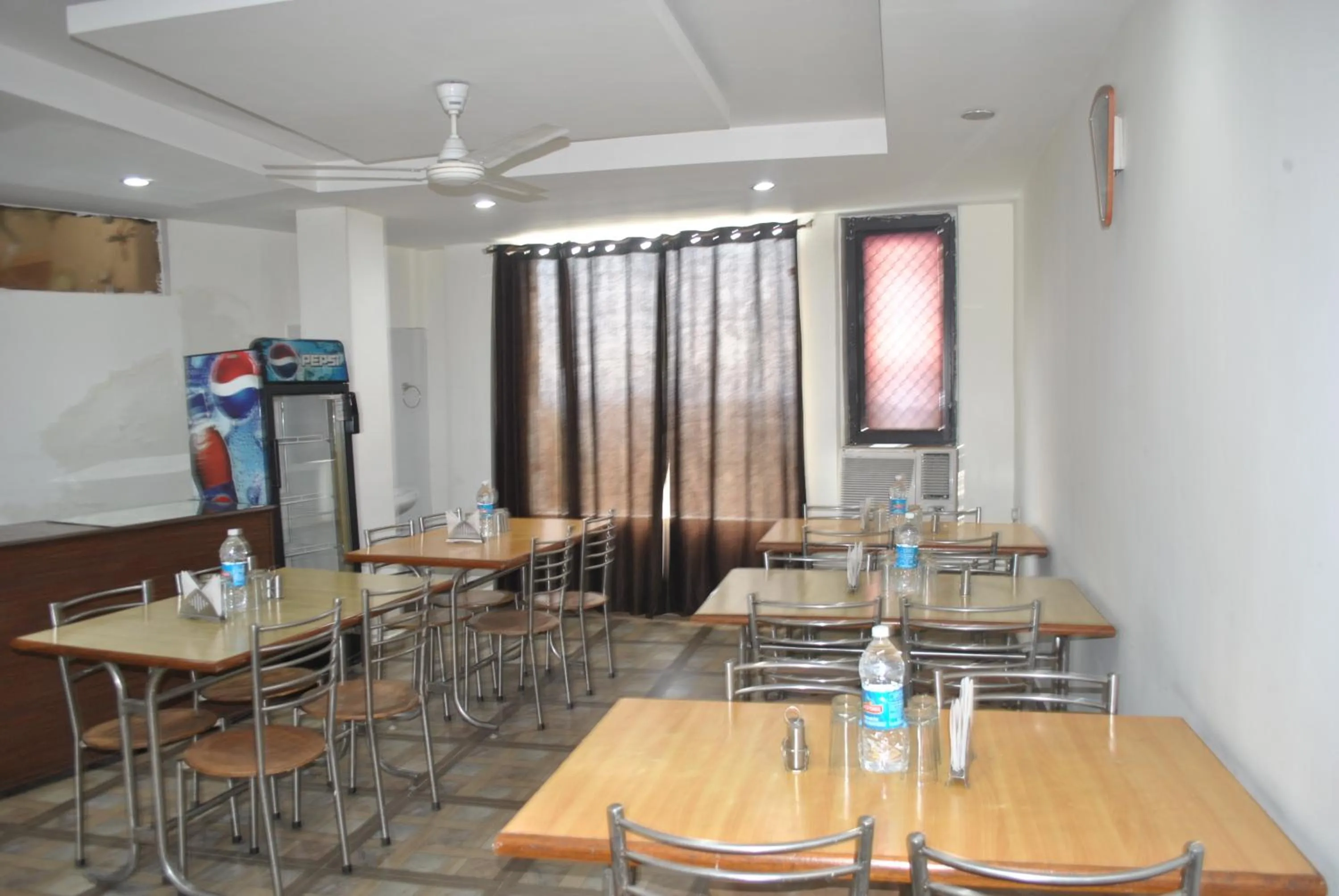 Restaurant/places to eat in Hotel Maha Luxmi Palace