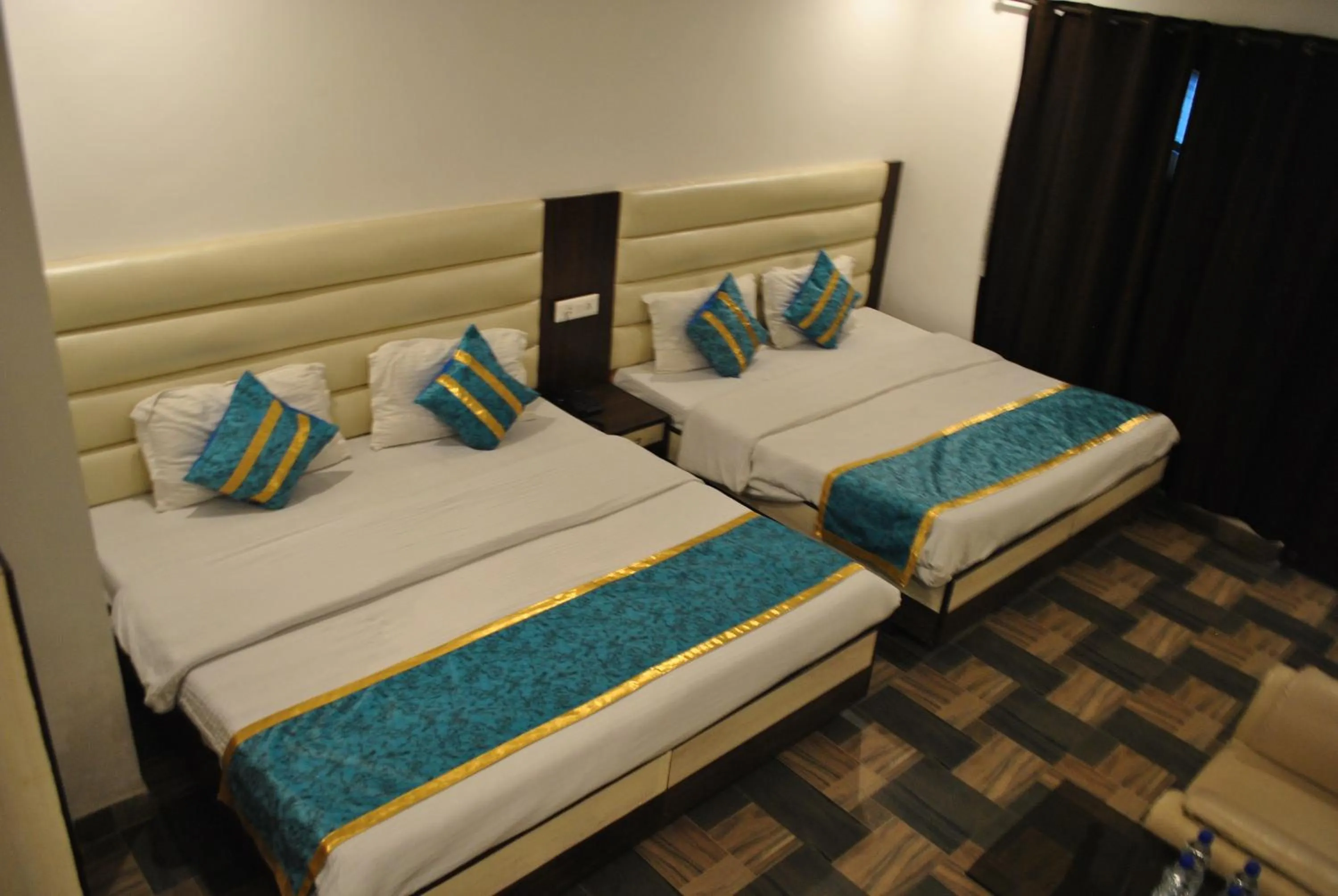 Photo of the whole room, Bed in Hotel Maha Luxmi Palace