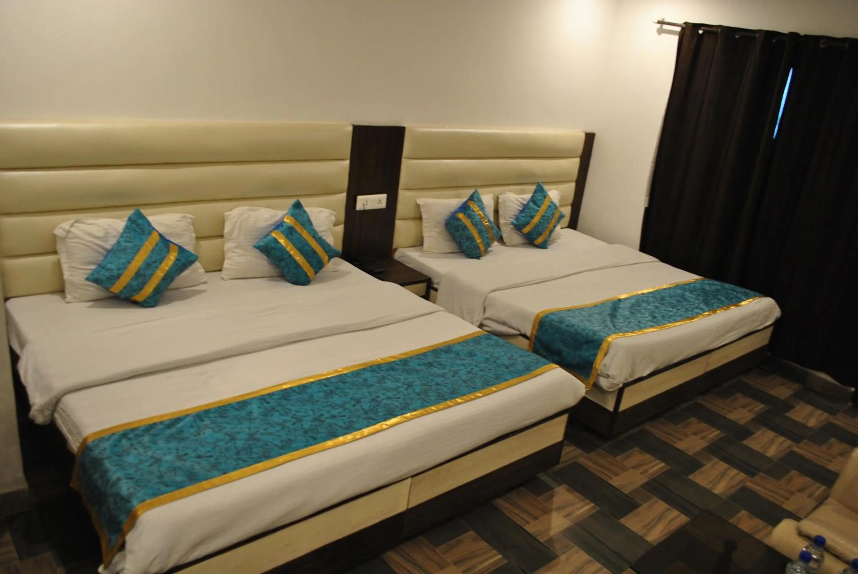 Photo of the whole room, Bed in Hotel Maha Luxmi Palace