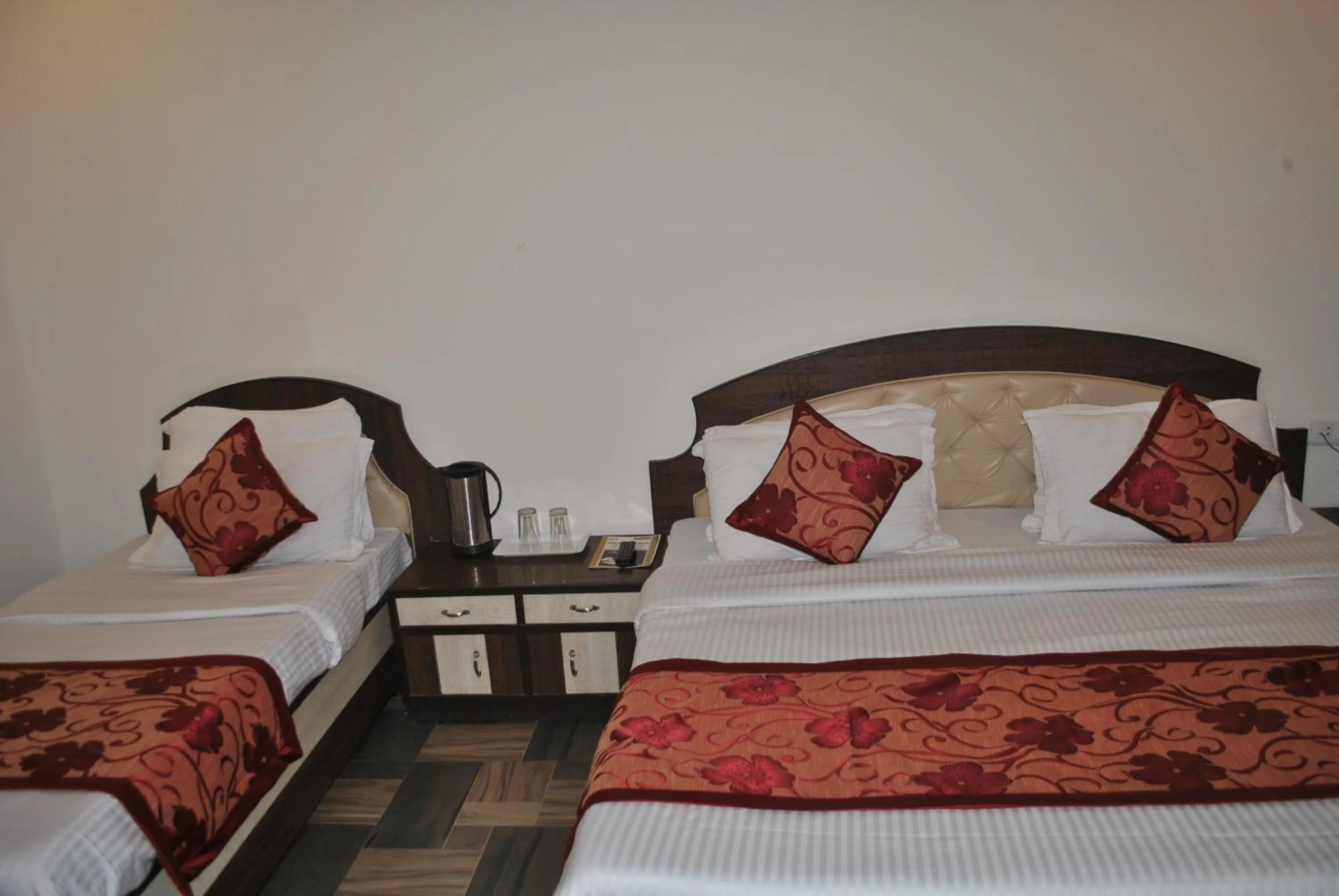 Photo of the whole room, Bed in Hotel Maha Luxmi Palace