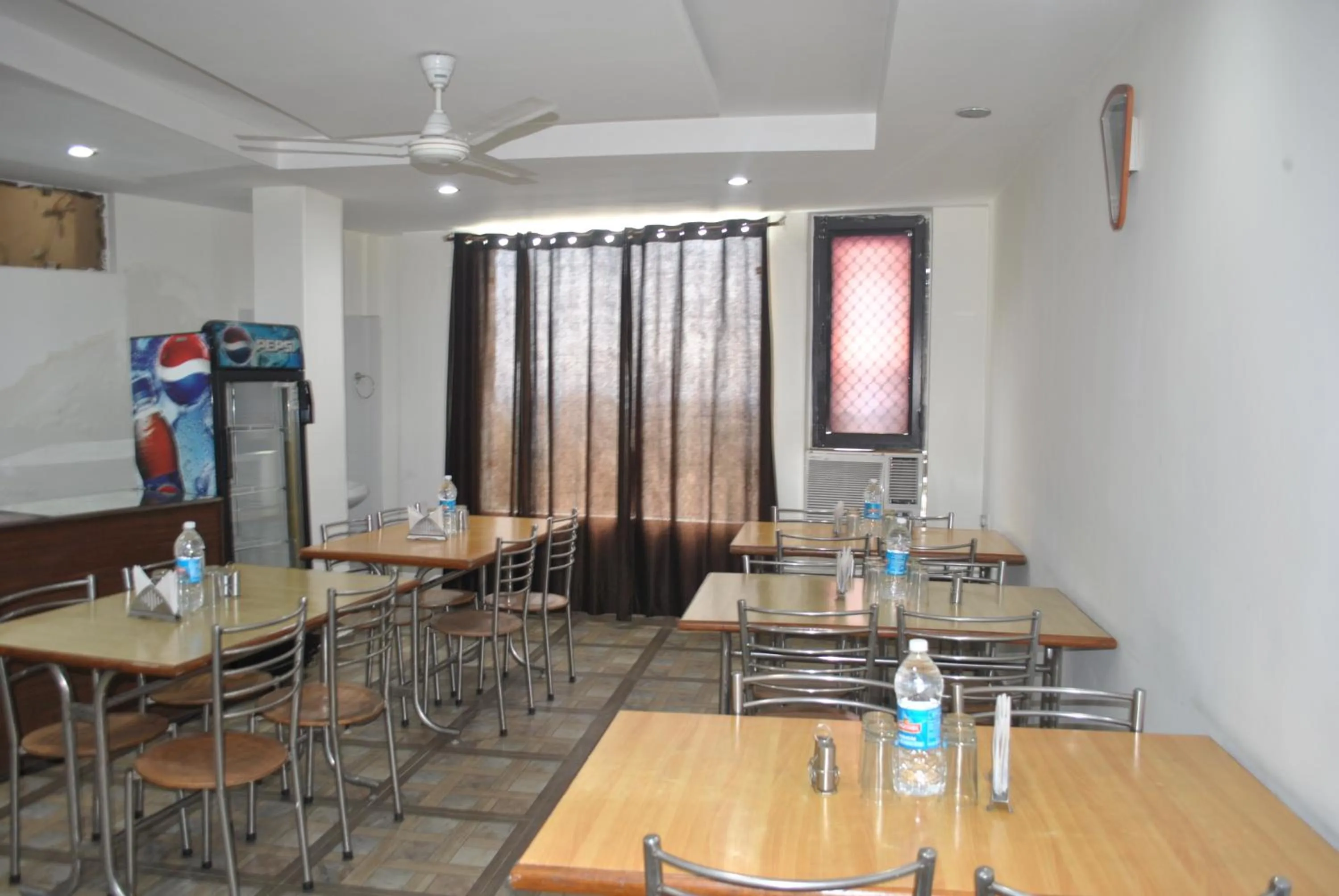 Restaurant/places to eat in Hotel Maha Luxmi Palace