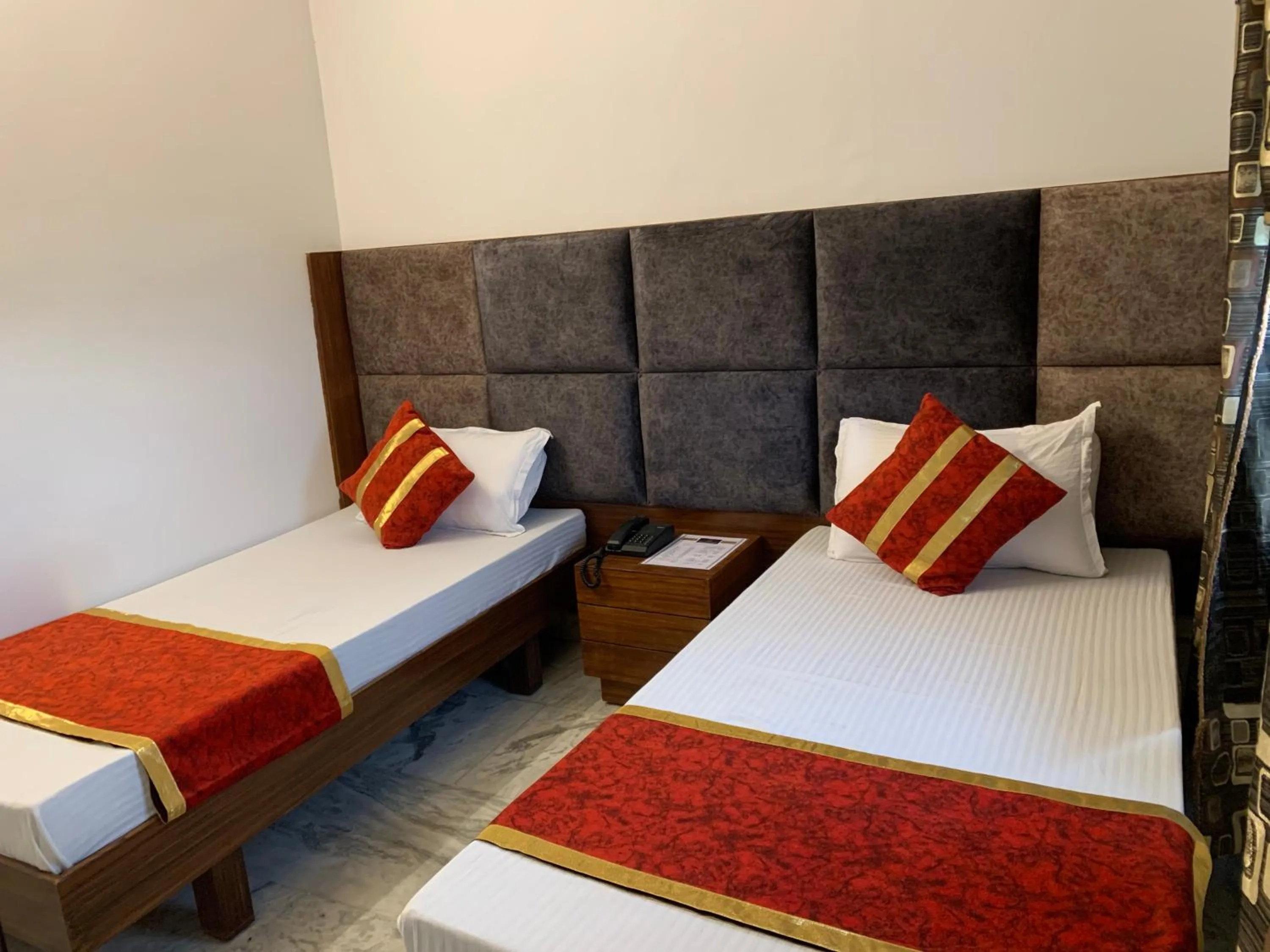 Photo of the whole room, Bed in Hotel Maha Luxmi Palace