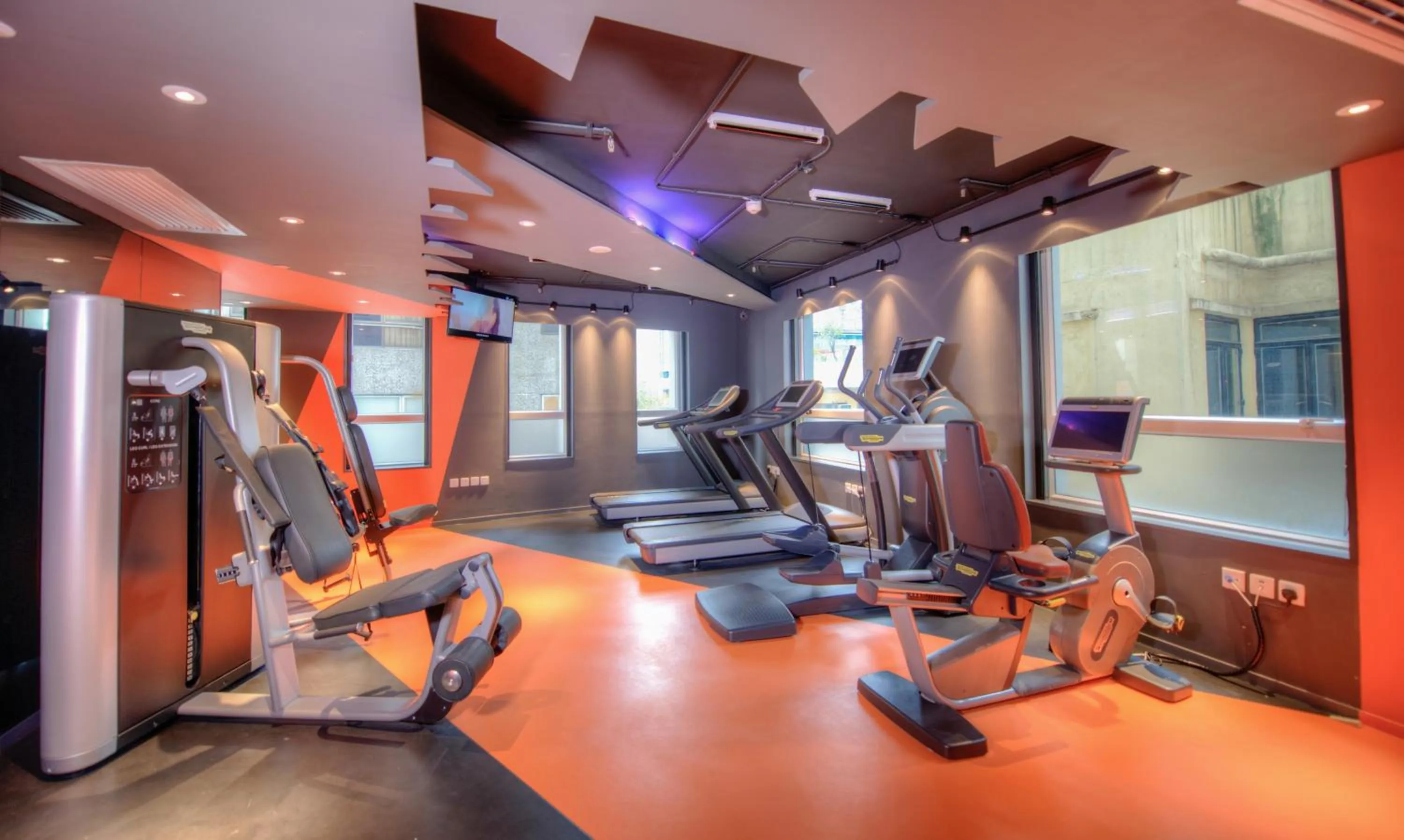 Fitness centre/facilities in Hotel Madera Hollywood