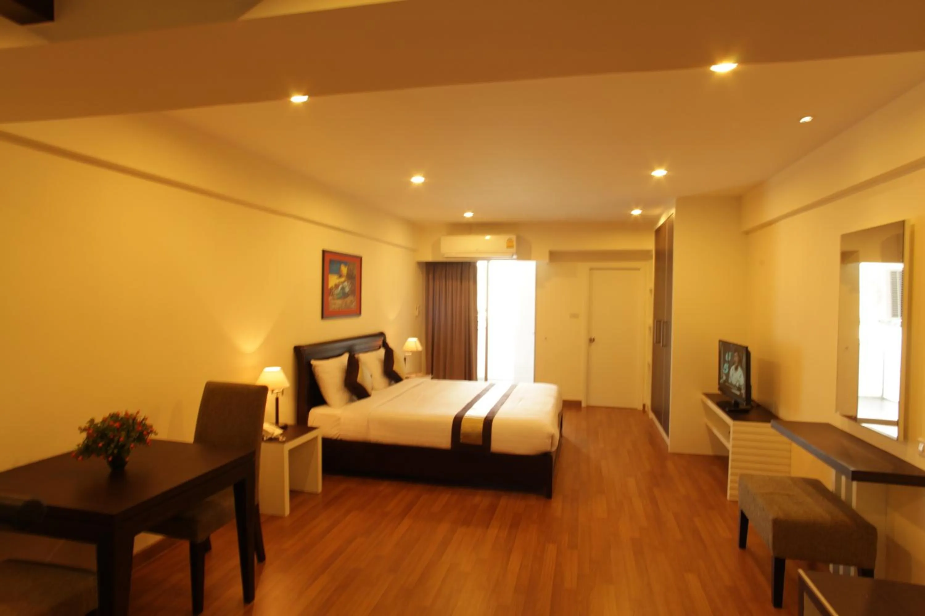 Photo of the whole room, Bed in Nanatai Suites