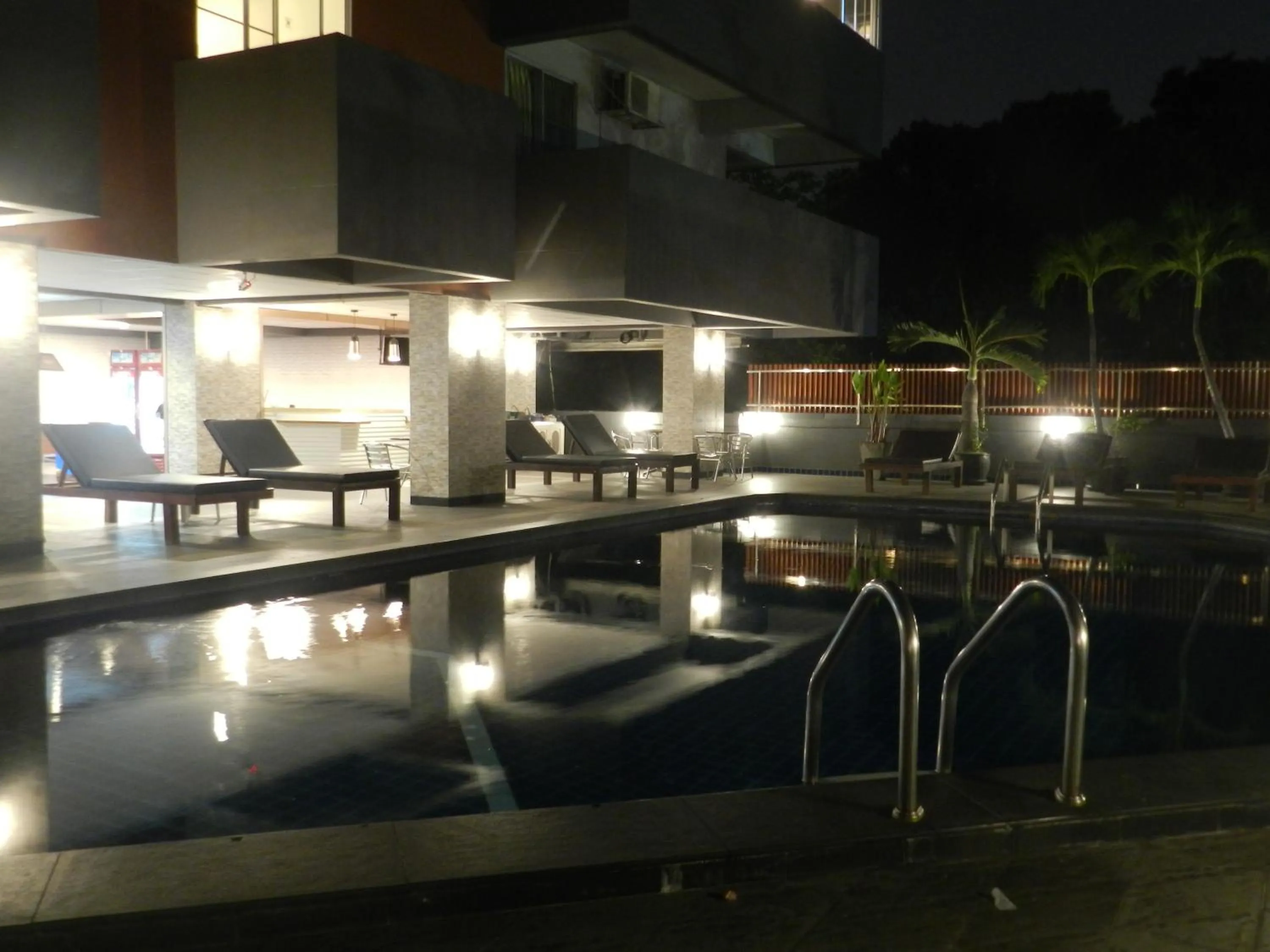 Swimming pool in Nanatai Suites