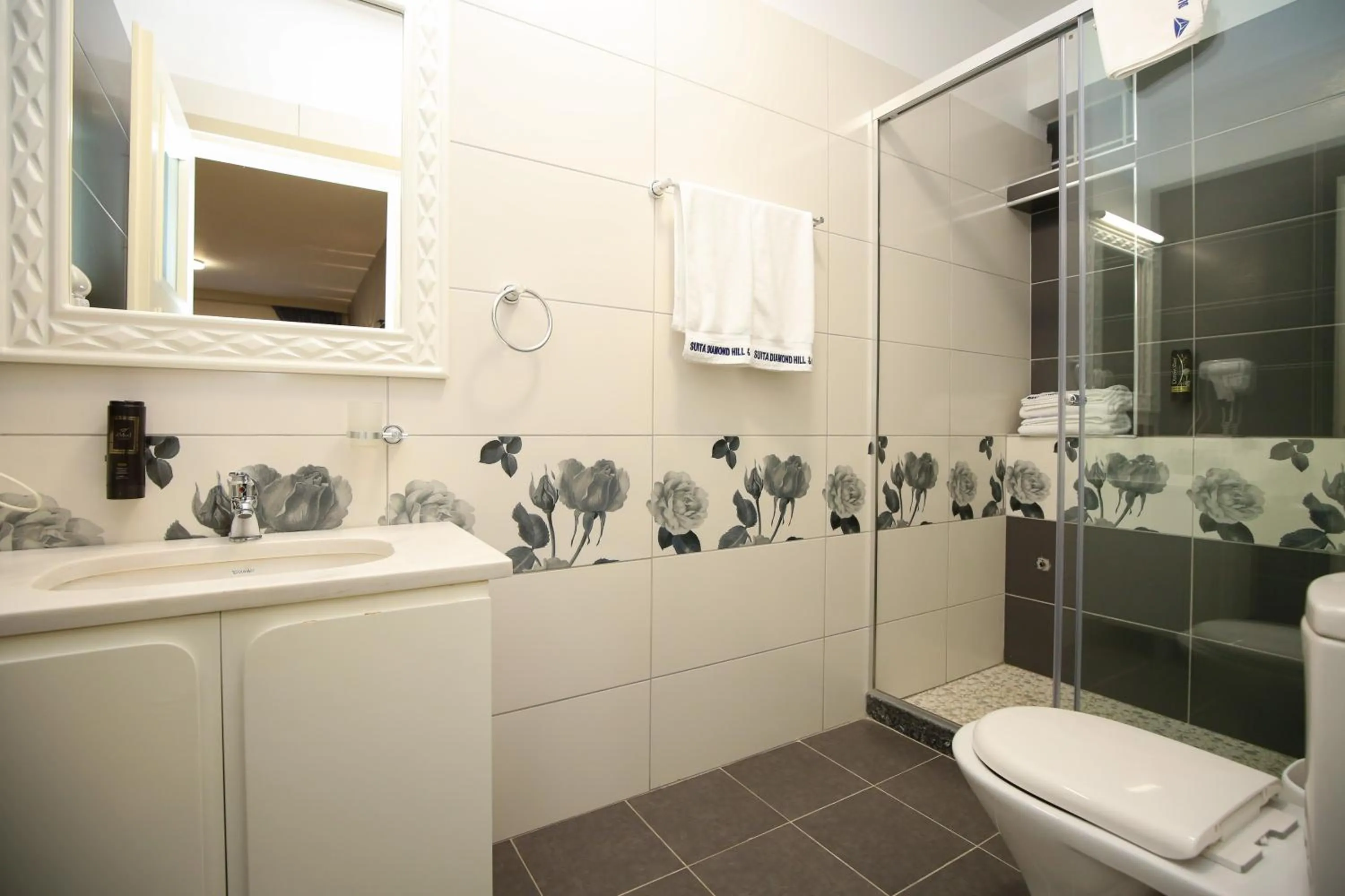 Bathroom in Diamond Hill Resort & SPA