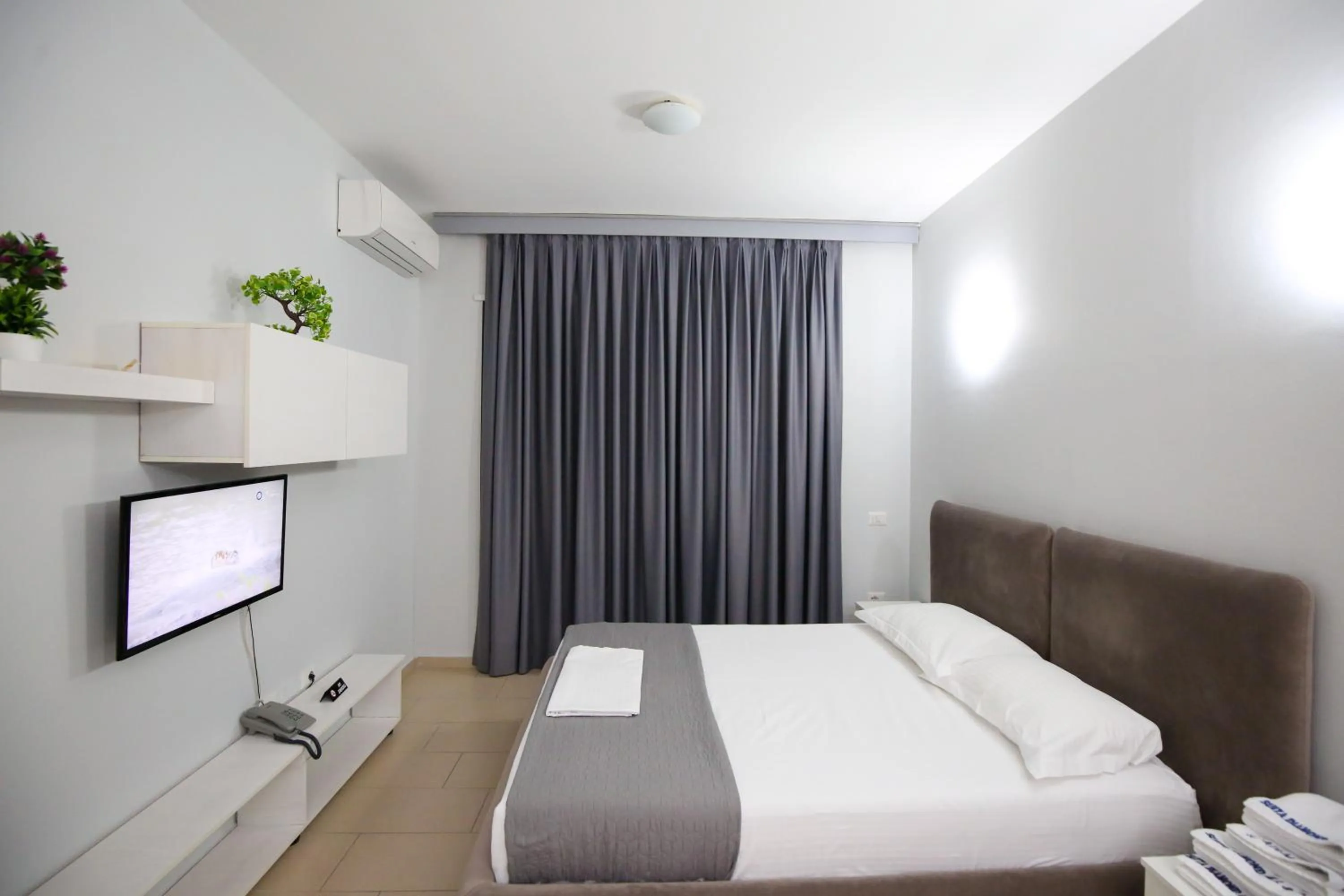 Photo of the whole room, Bed in Diamond Hill Resort & SPA