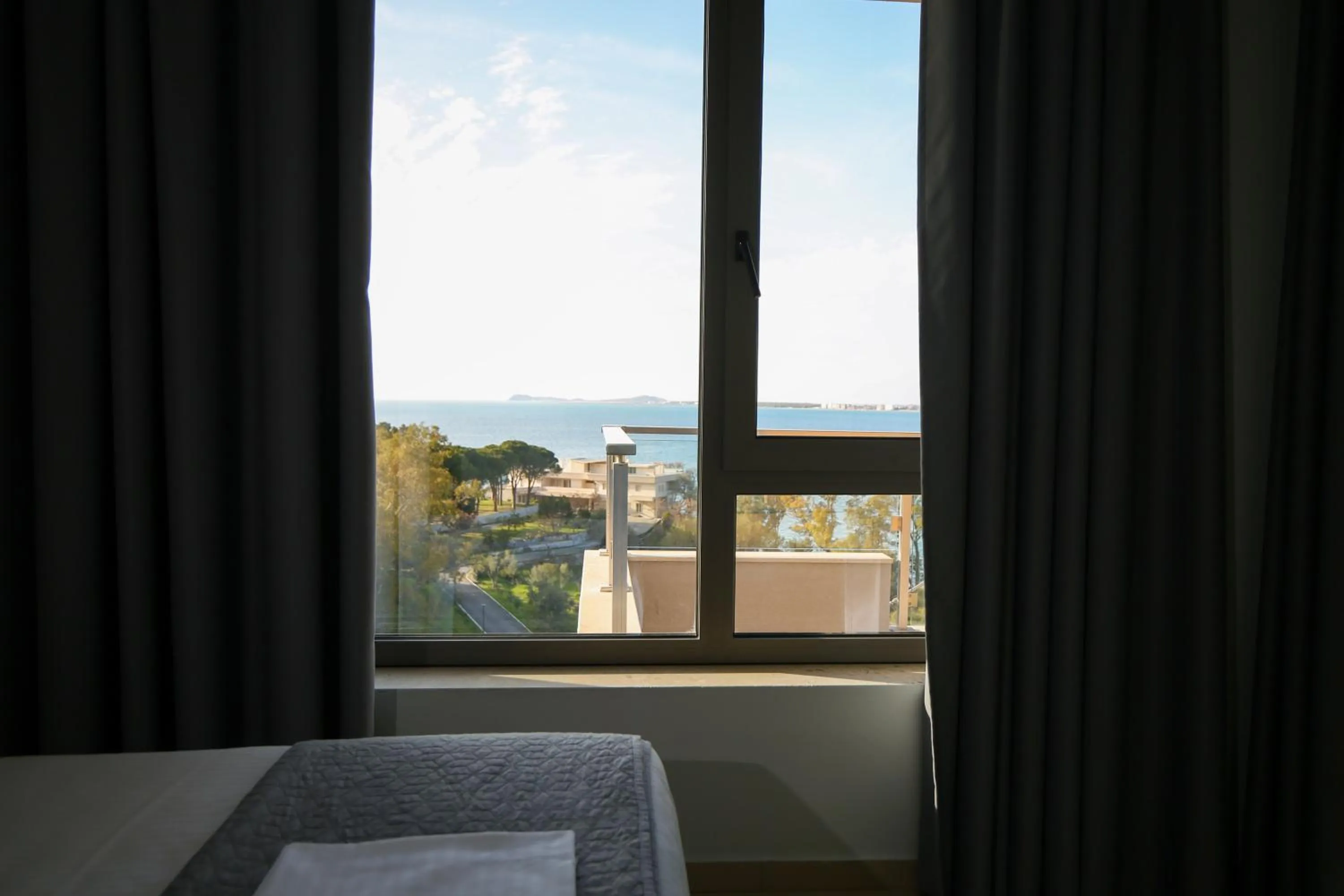 View (from property/room), Bed in Diamond Hill Resort & SPA