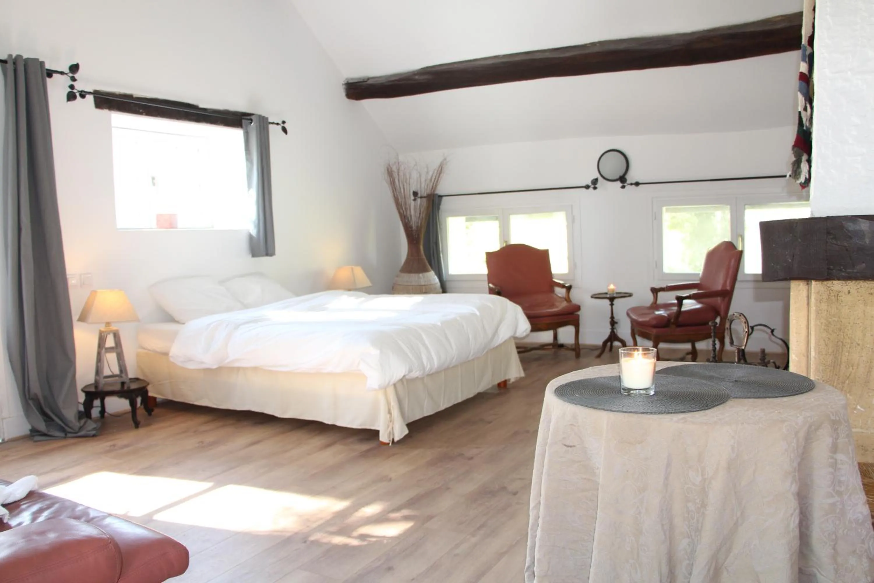 Photo of the whole room, Bed in Domaine De Marguerite