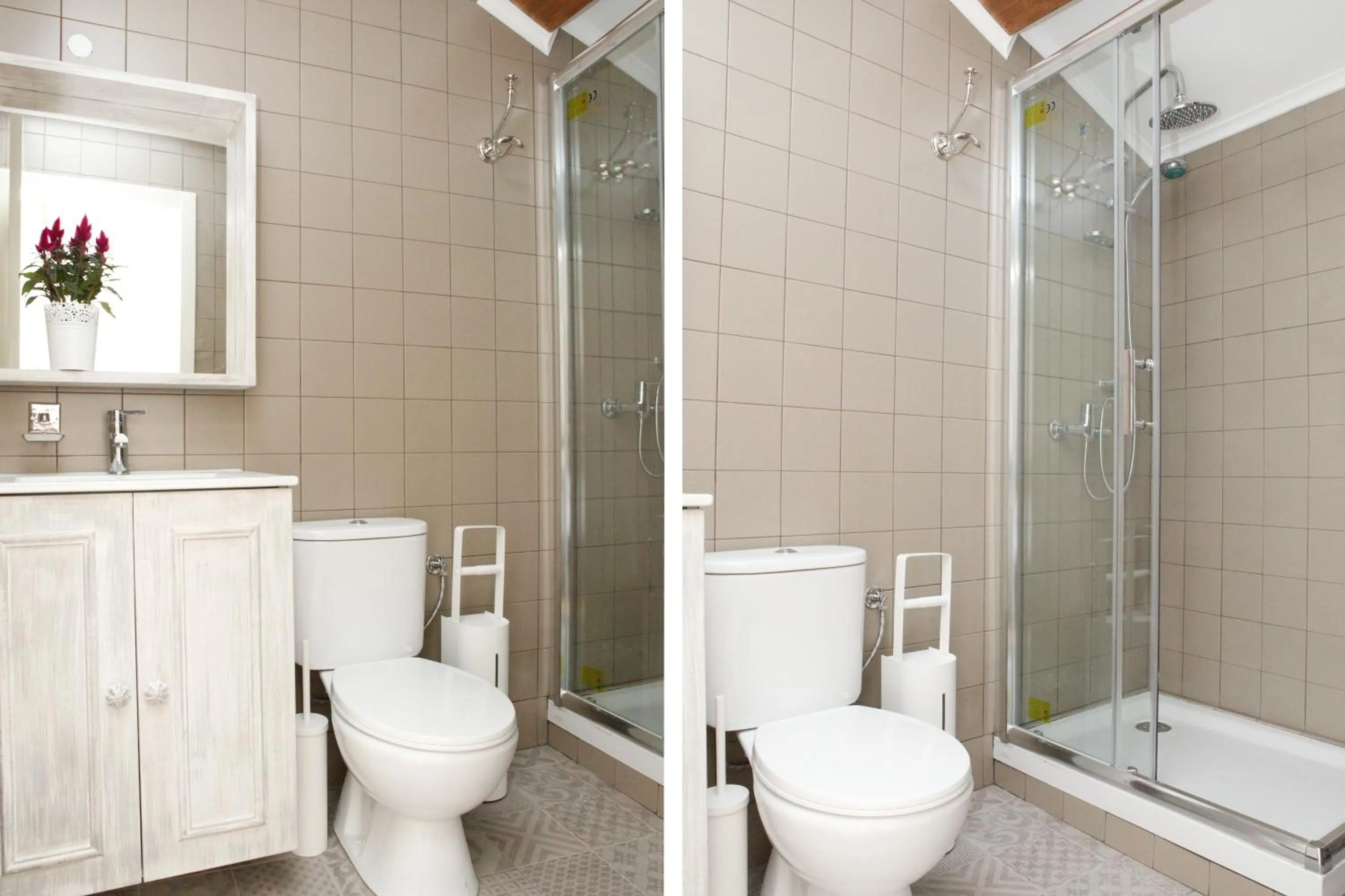 Bathroom in Flores Guest House