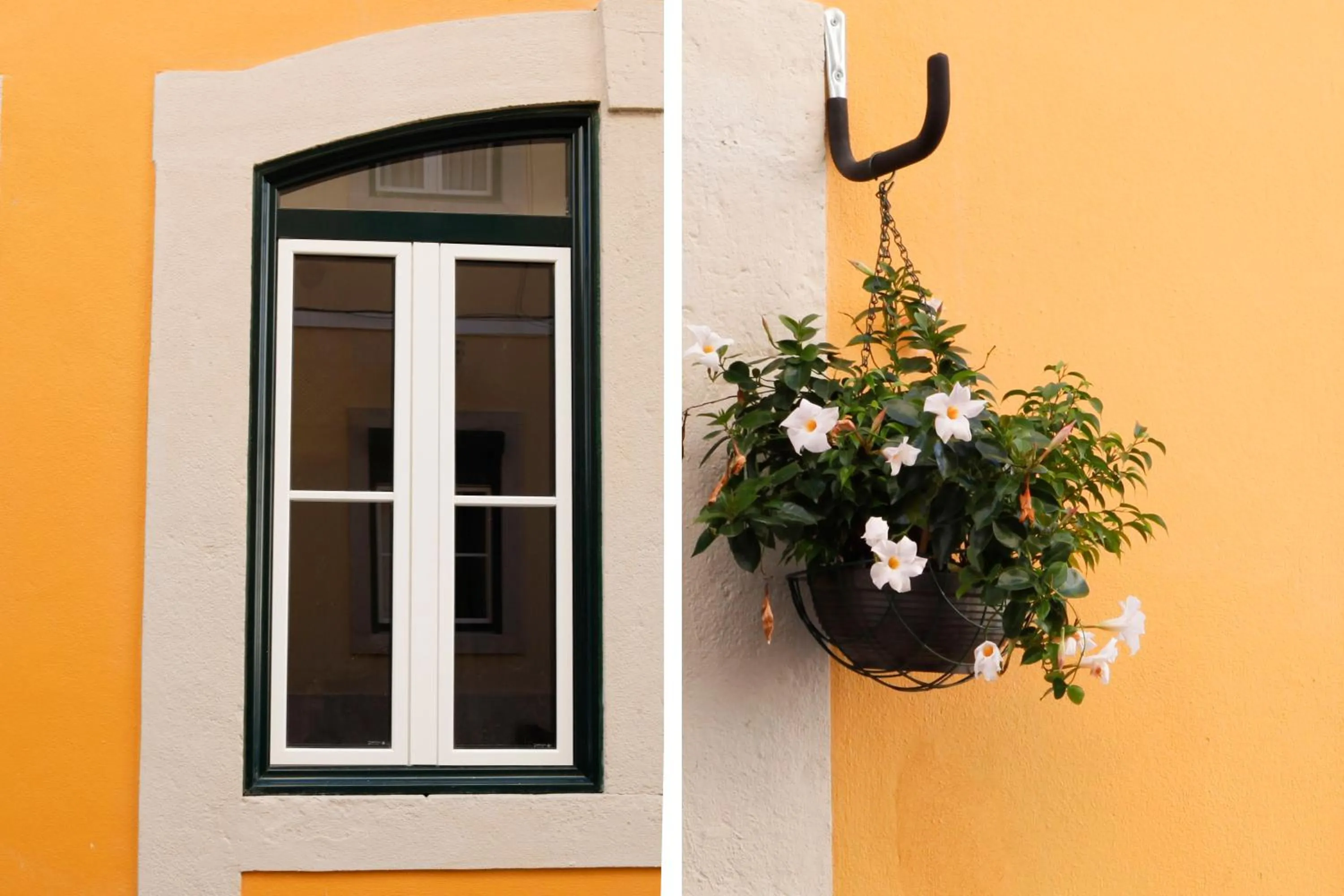 Facade/entrance in Flores Guest House