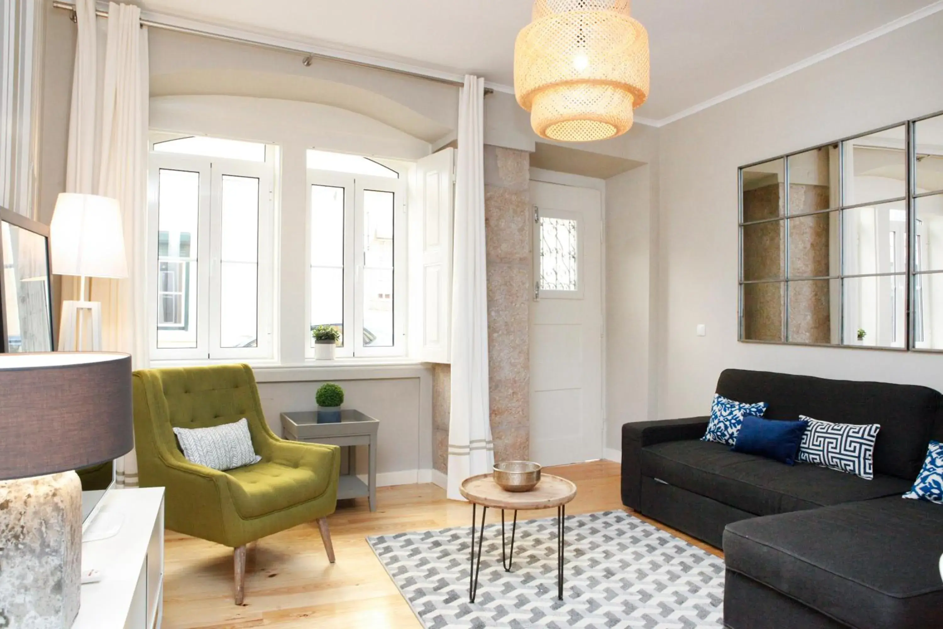 Deluxe One-Bedroom Apartment - Ground Floor in Flores Guest House Deluxe One-Bedroom Apartment - Ground Floor in Flores Guest House