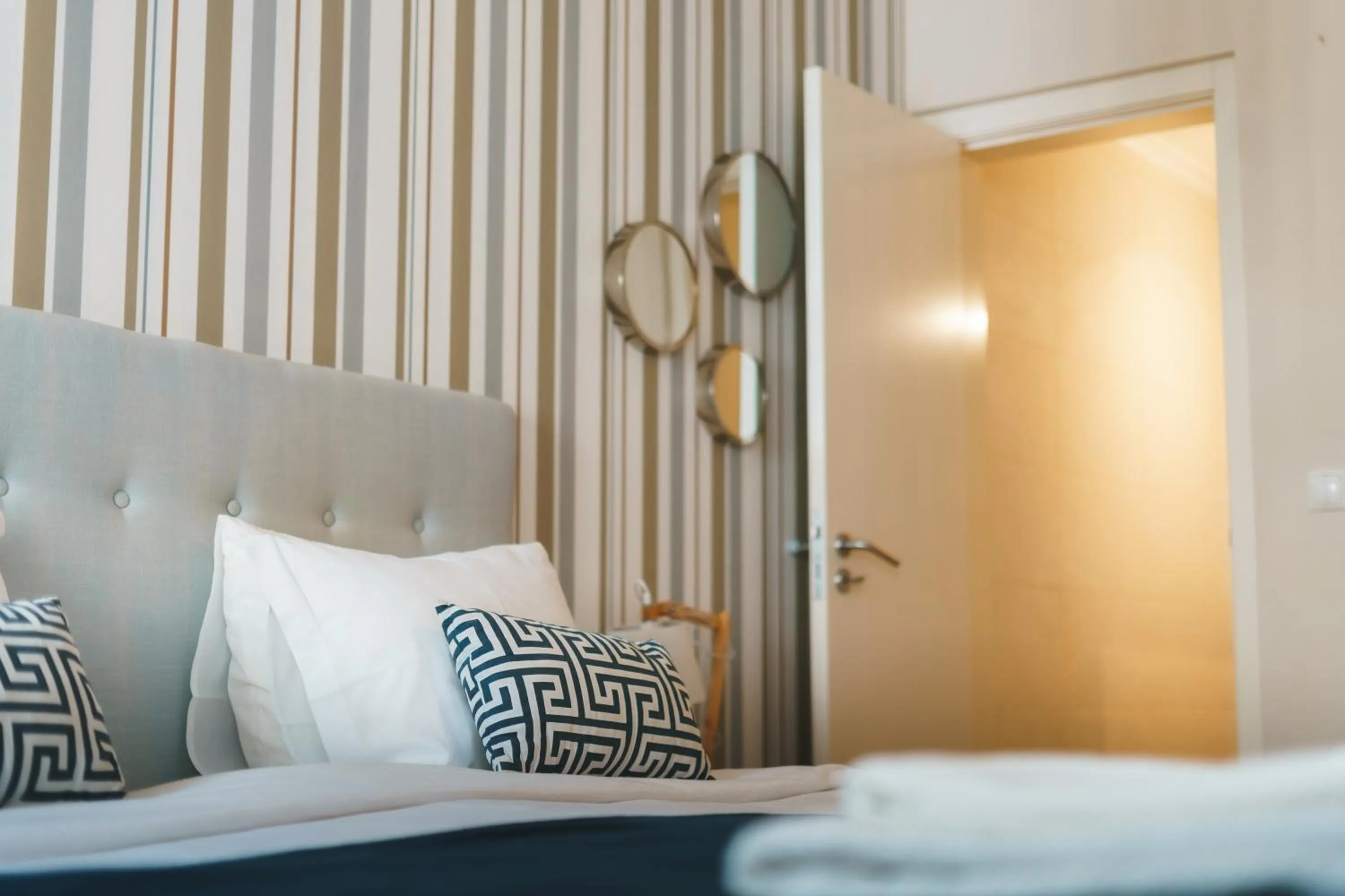 Bed in Flores Guest House