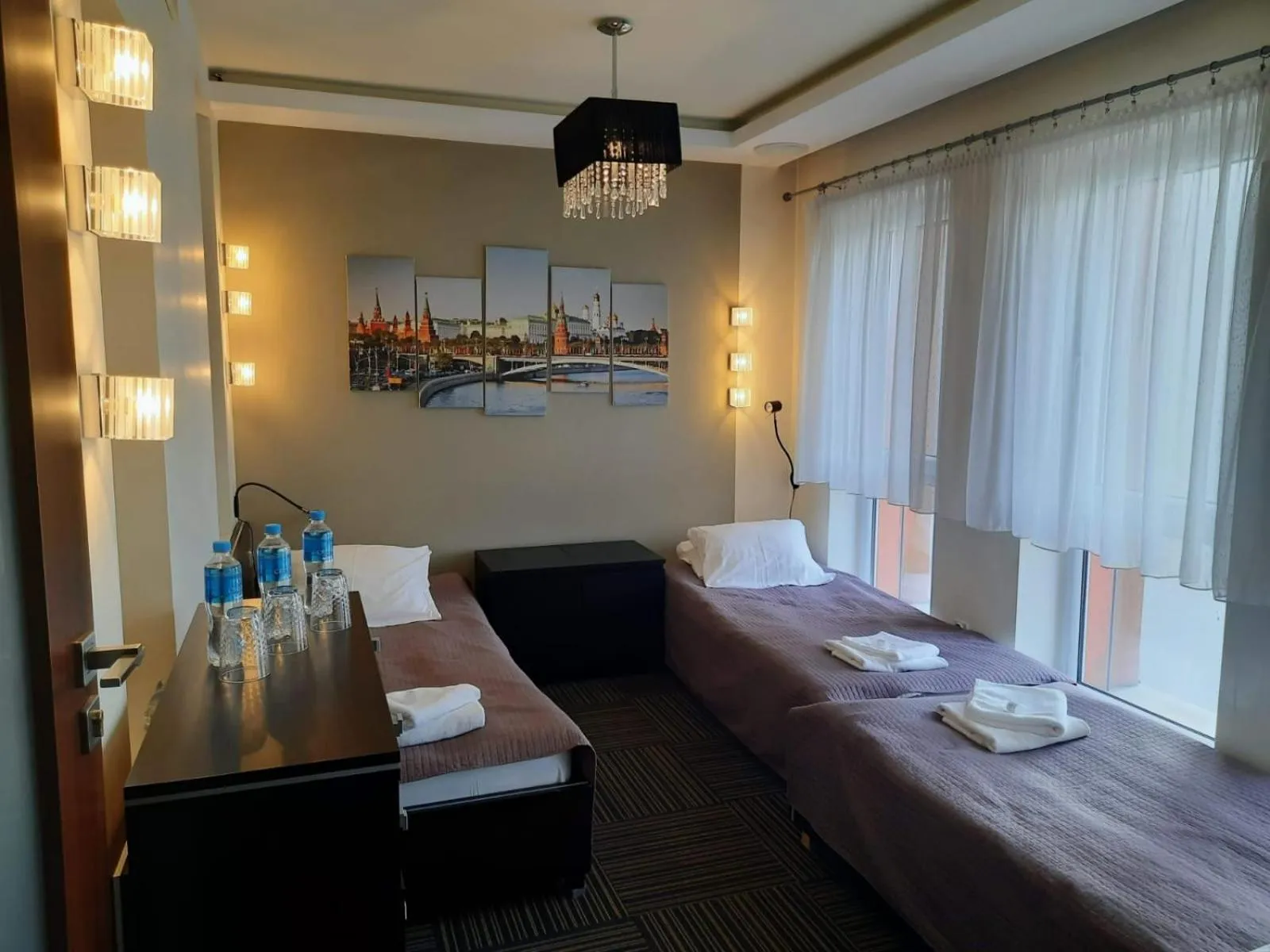 Bedroom, Bed in Młoda Europa