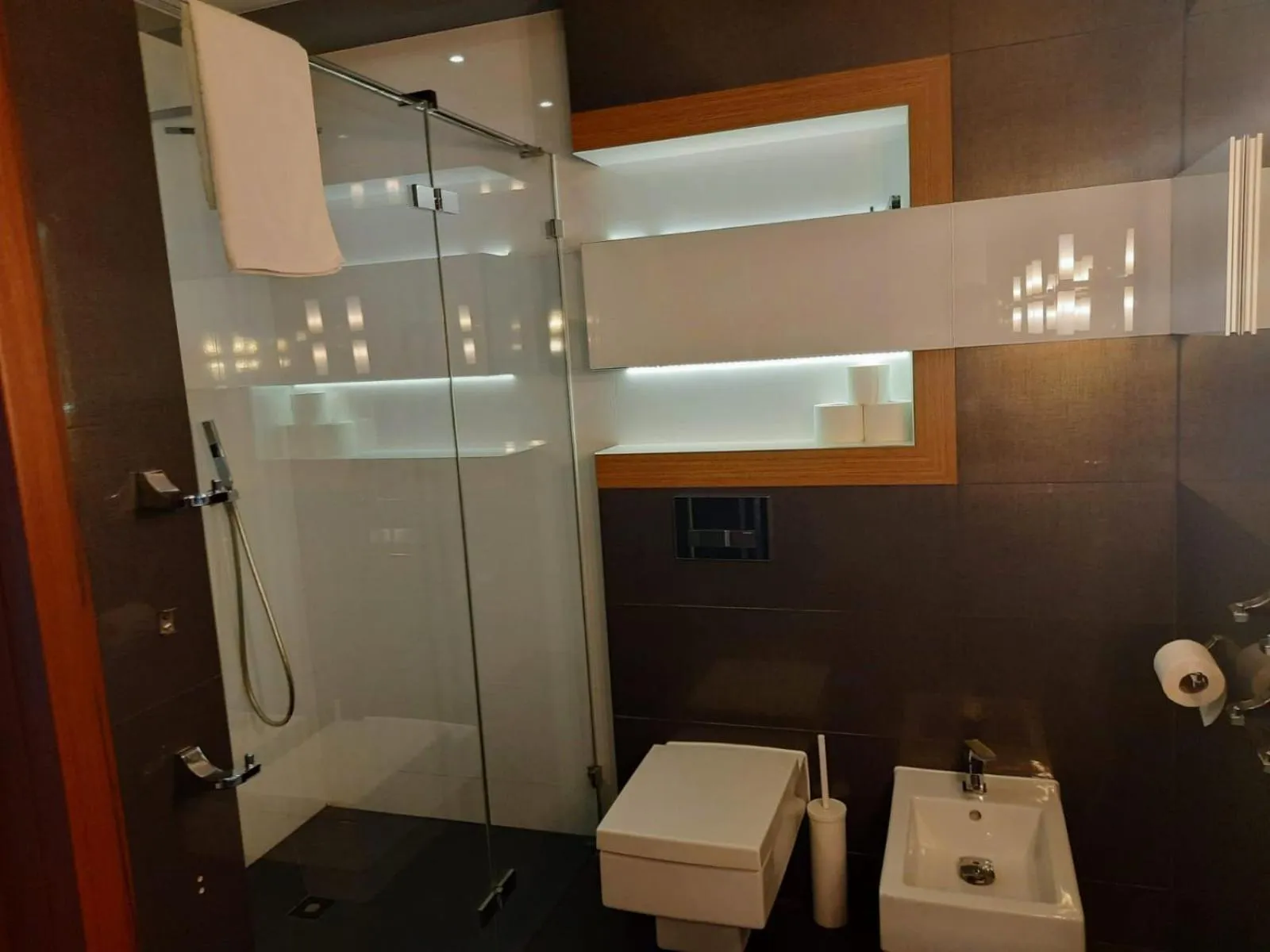 Shower in Młoda Europa