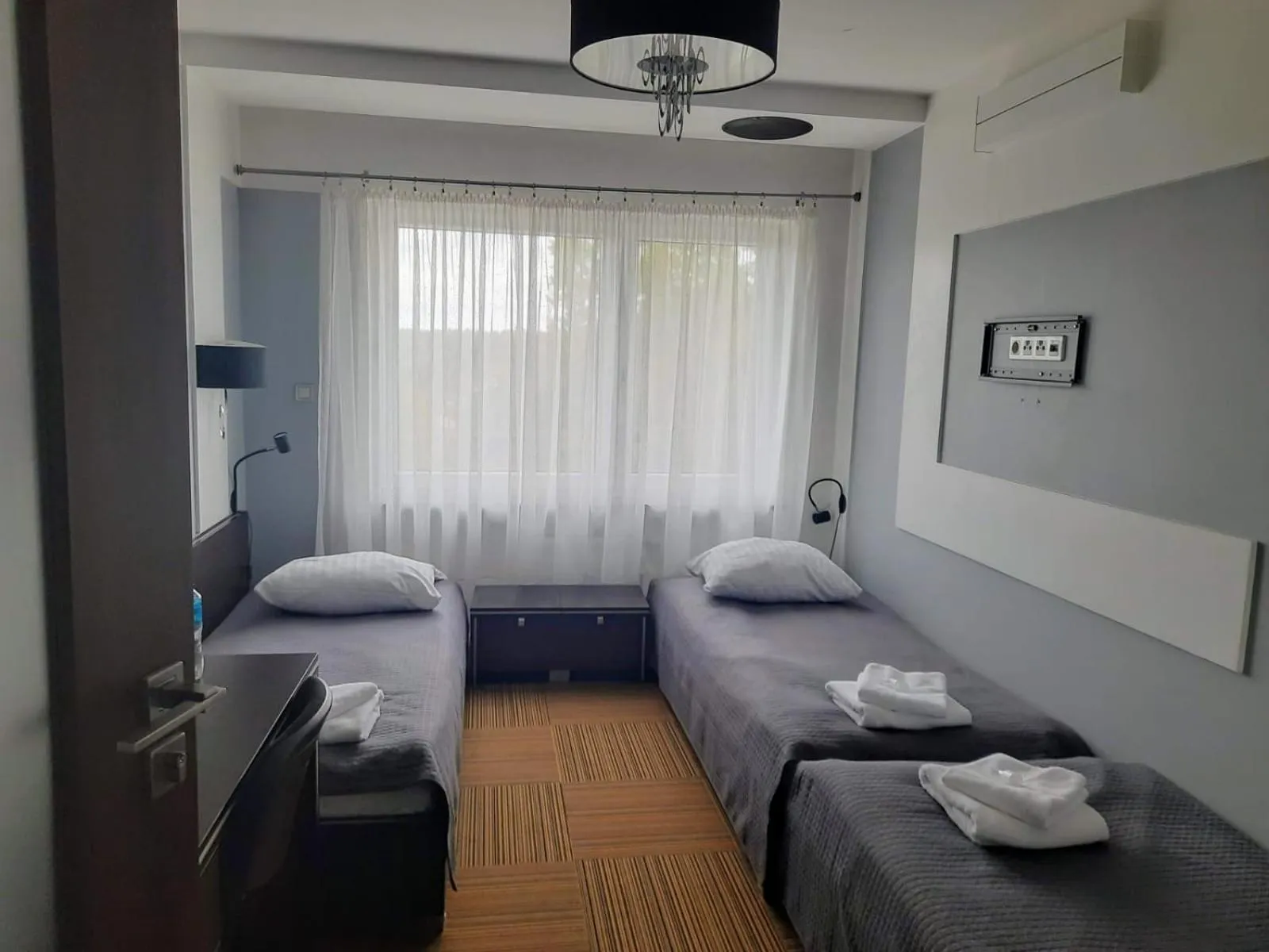 Bedroom, Bed in Młoda Europa