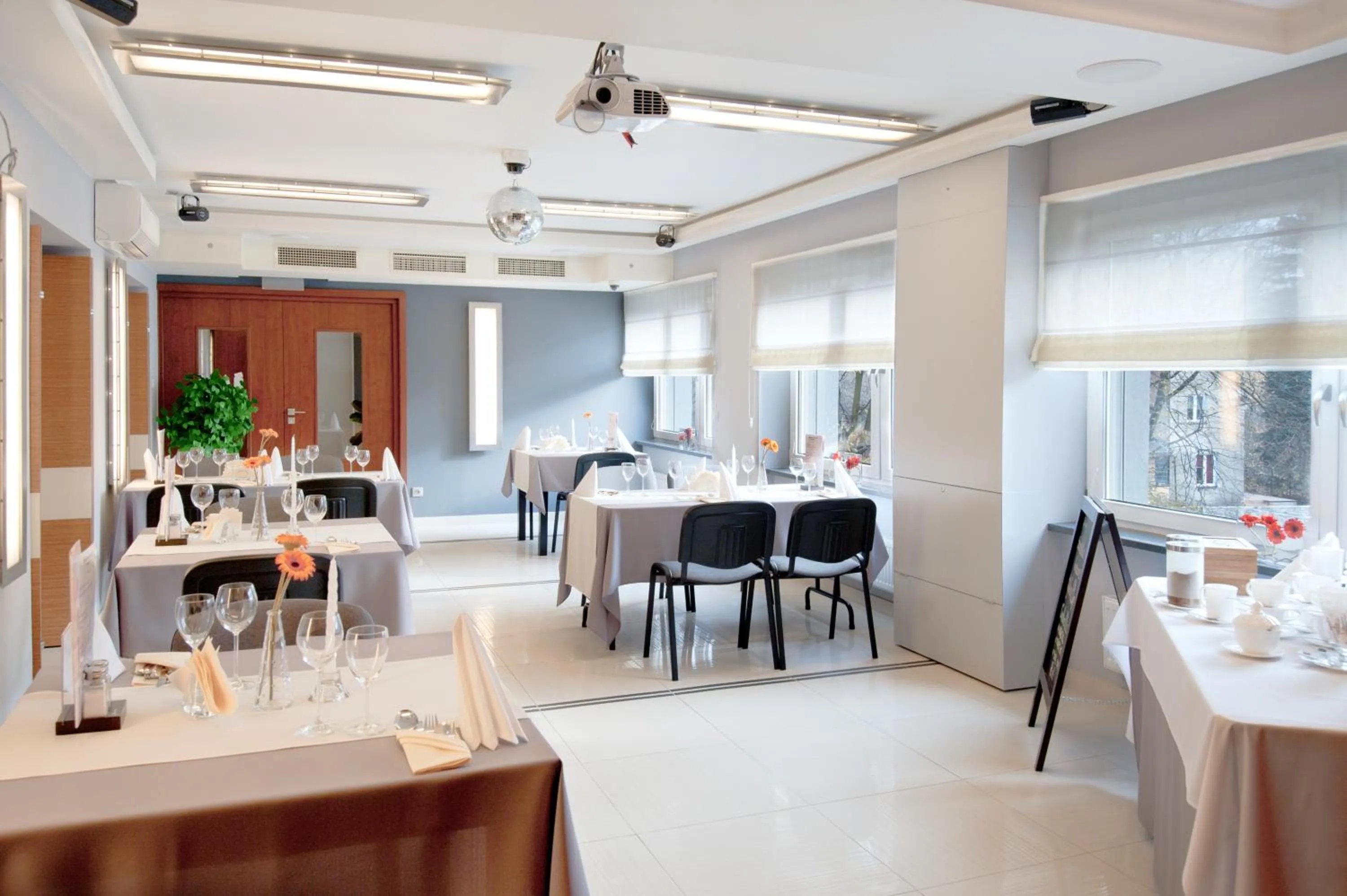 Restaurant/places to eat in Młoda Europa