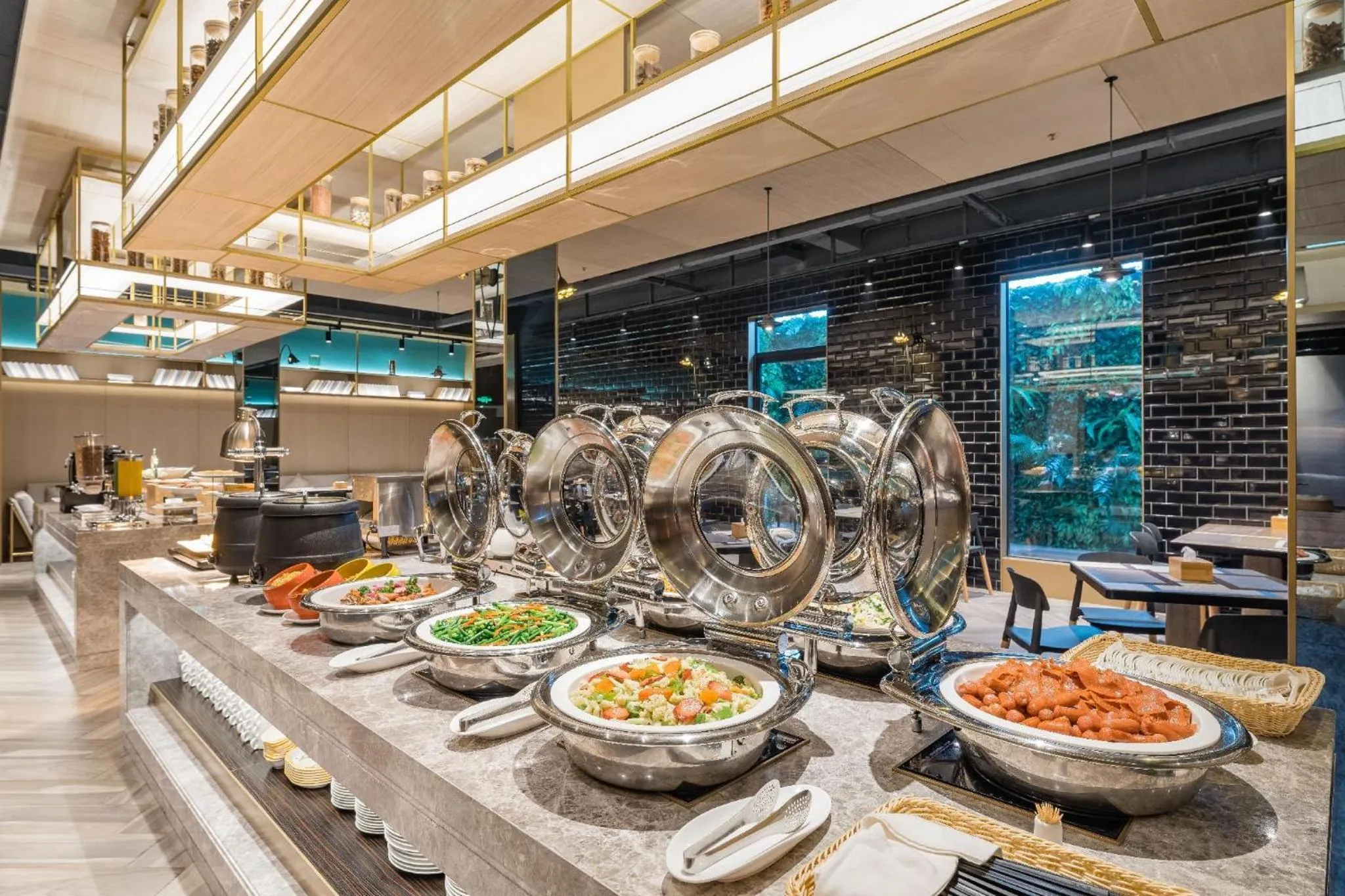 Mai Xinge Boutique Hotel - Free shuttle buses are provided between PVG Airport and Disneyland